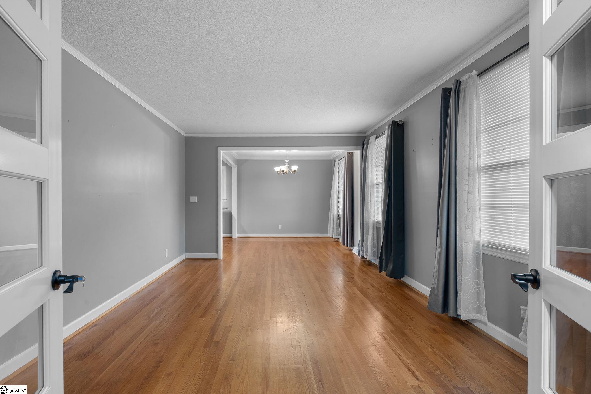 300 N Green Street Property Photo 9