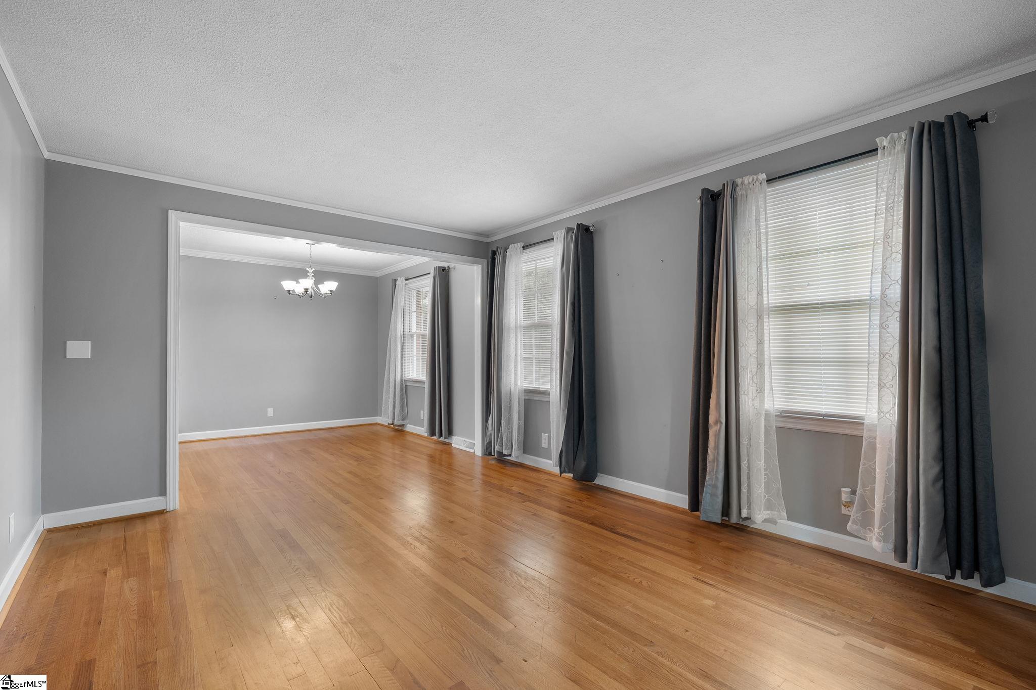 300 N Green Street Property Photo 10