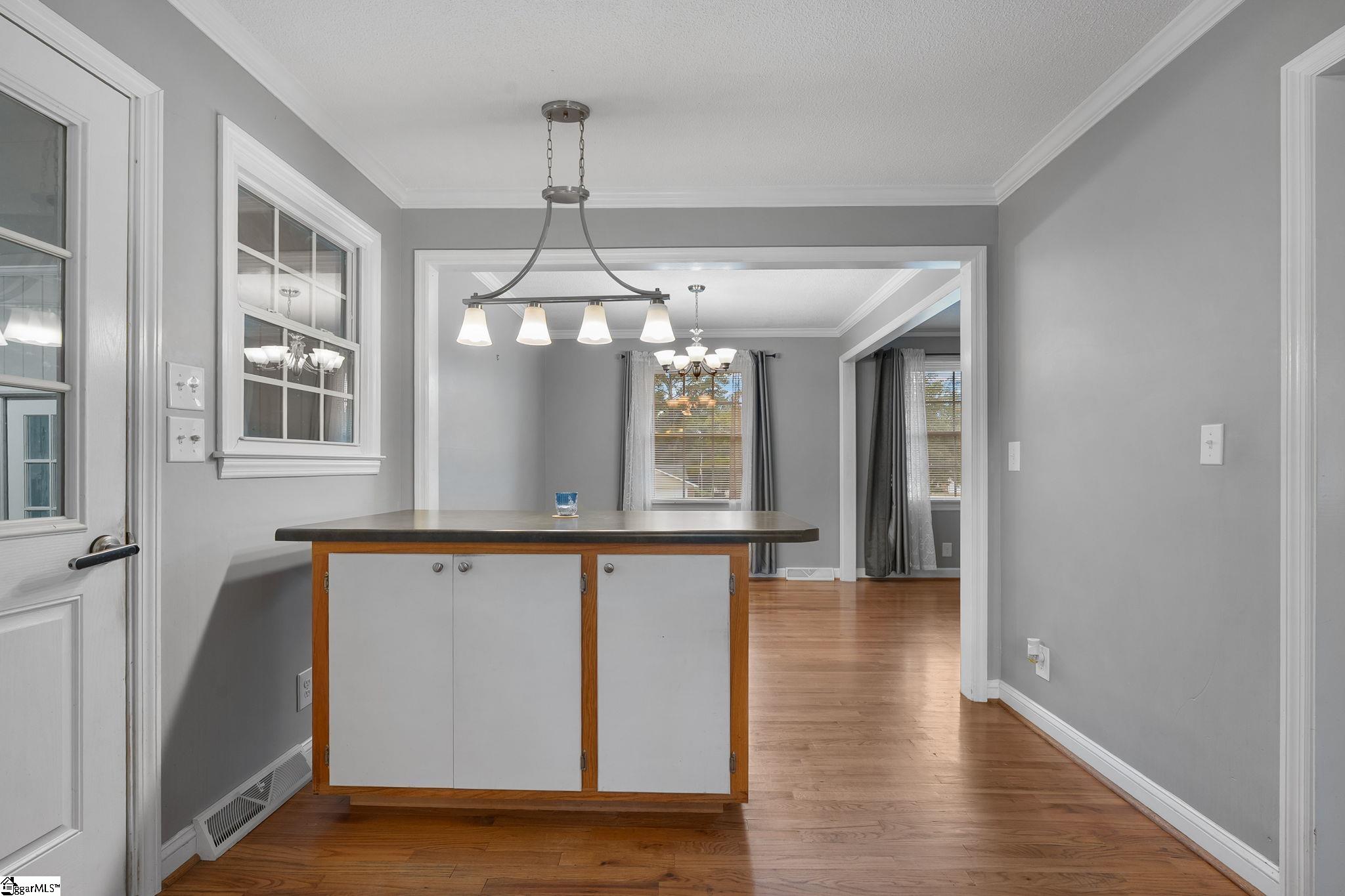 300 N Green Street Property Photo 13