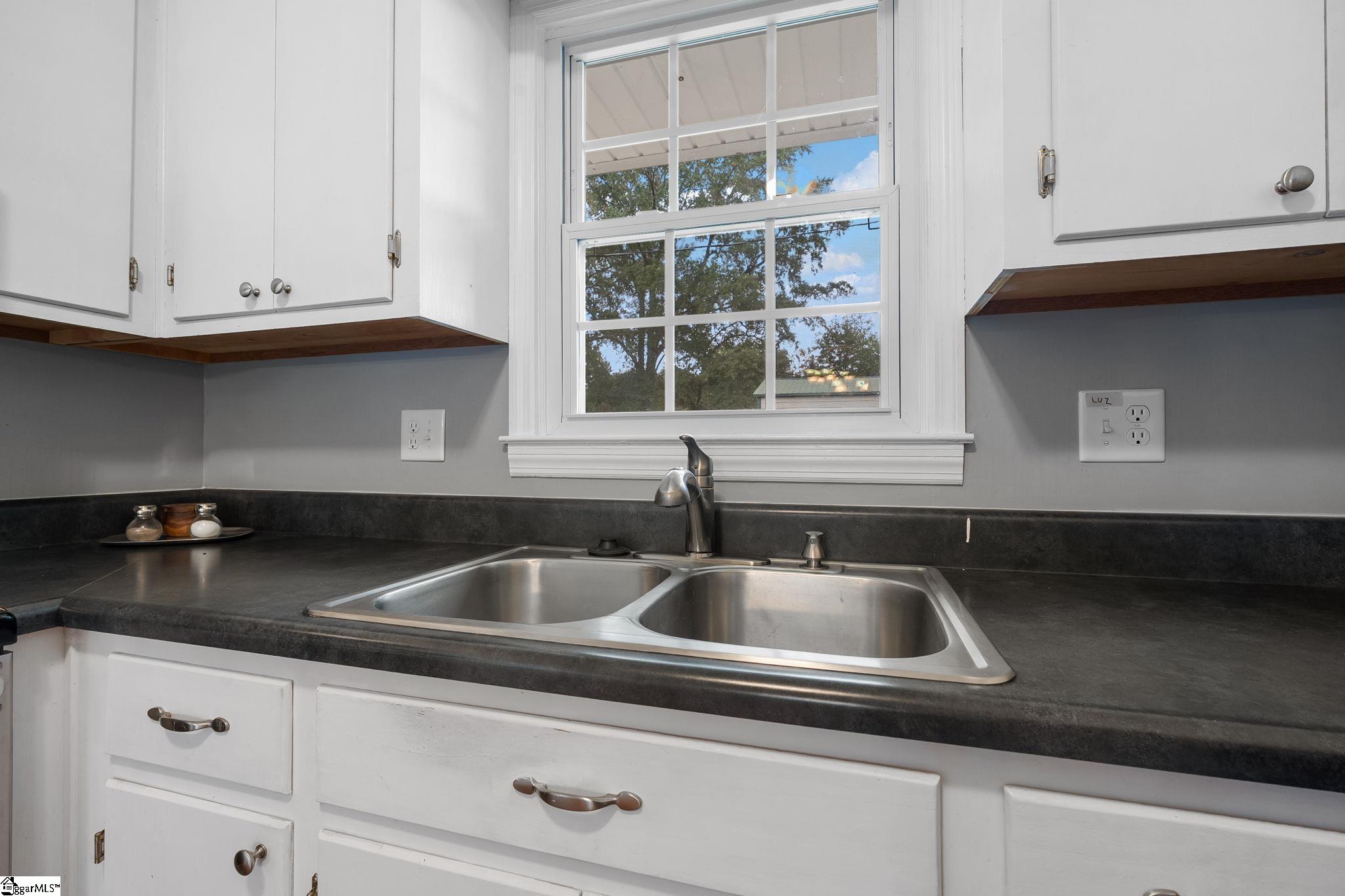 300 N Green Street Property Photo 16