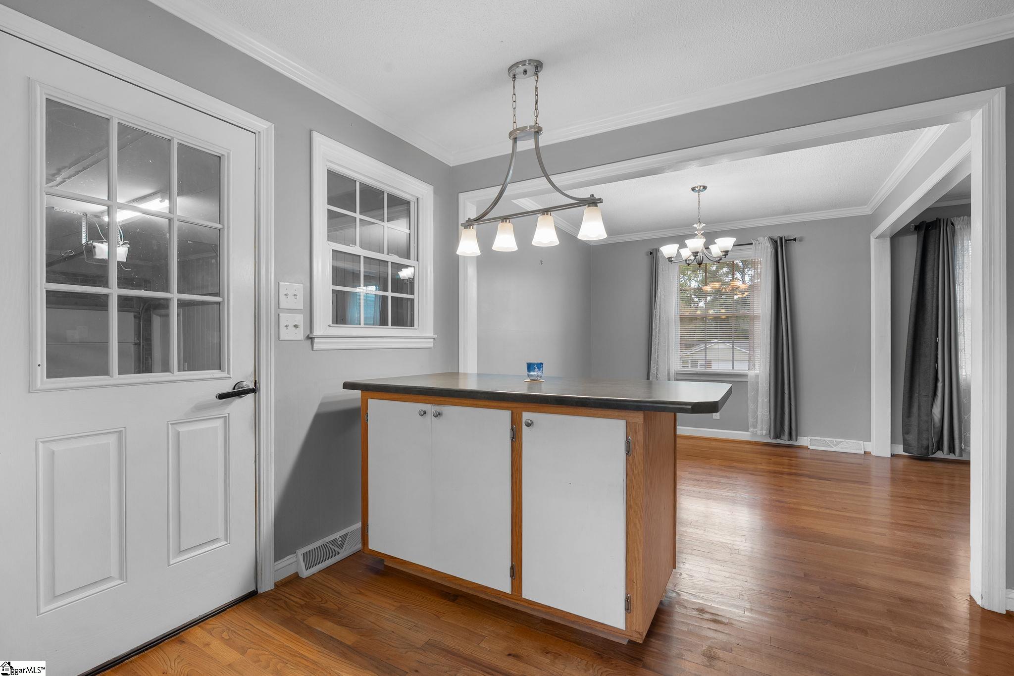 300 N Green Street Property Photo 18