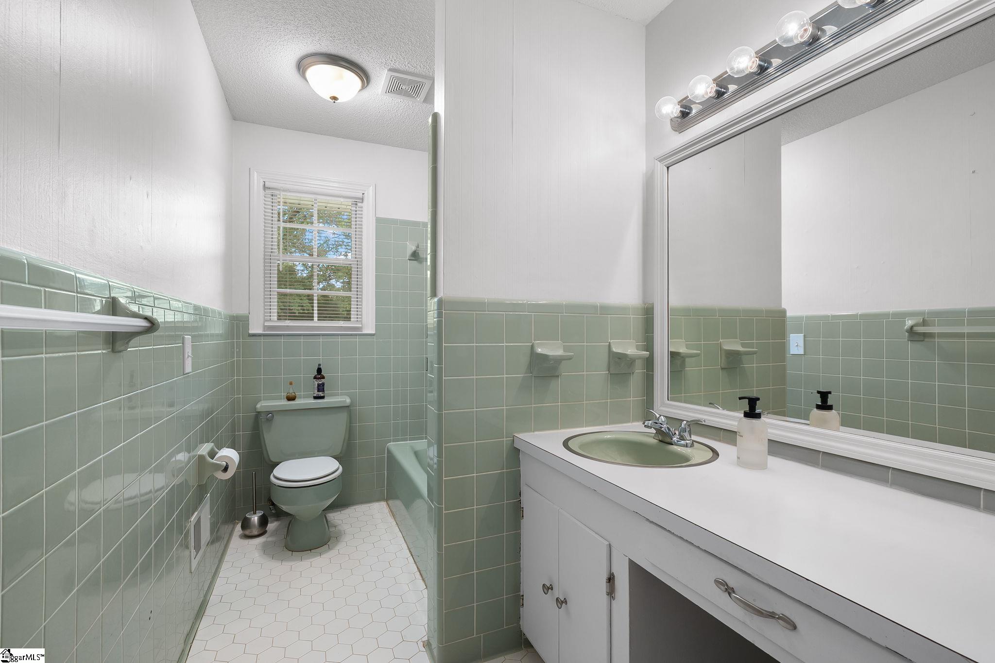 300 N Green Street Property Photo 26