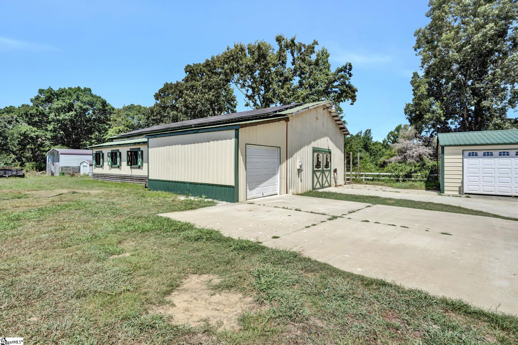 313 Henderson Road Property Photo 3