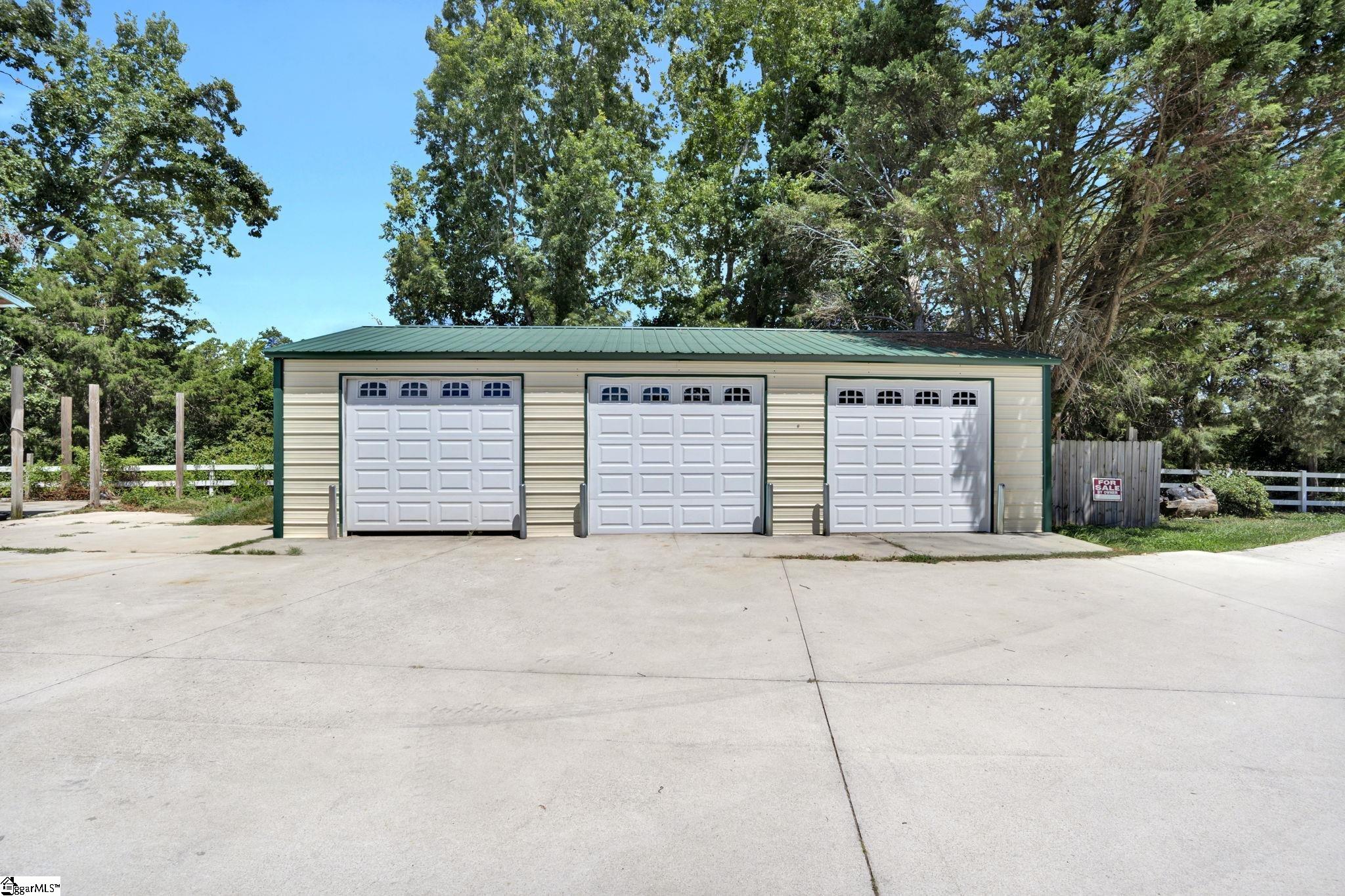 313 Henderson Road Property Photo 4