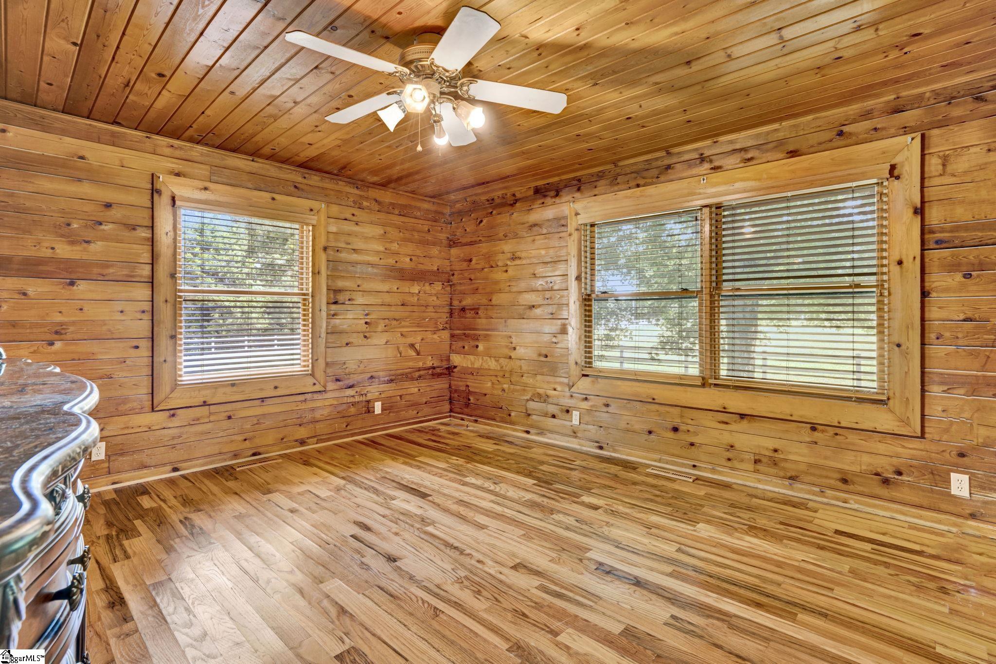 313 Henderson Road Property Photo 16