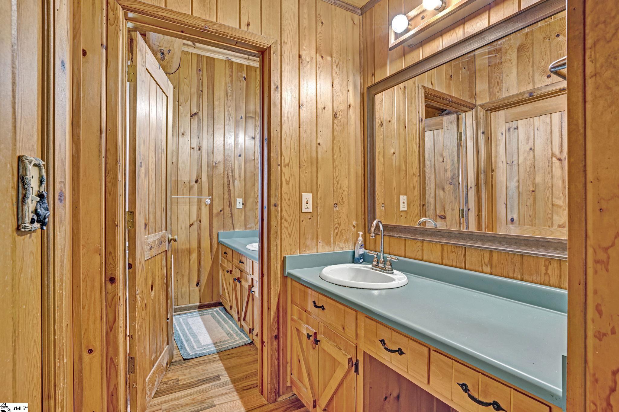 313 Henderson Road Property Photo 25