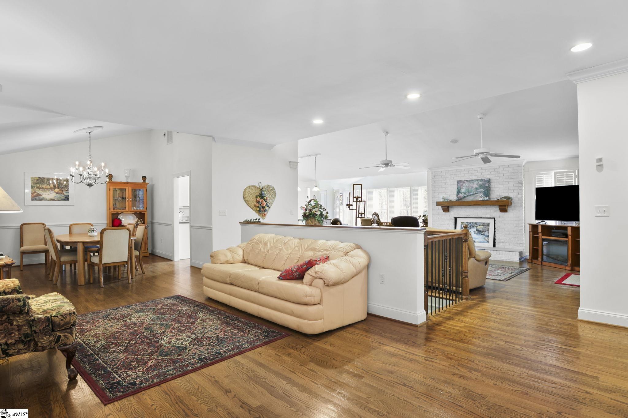 250 Thompson Road Property Photo 2