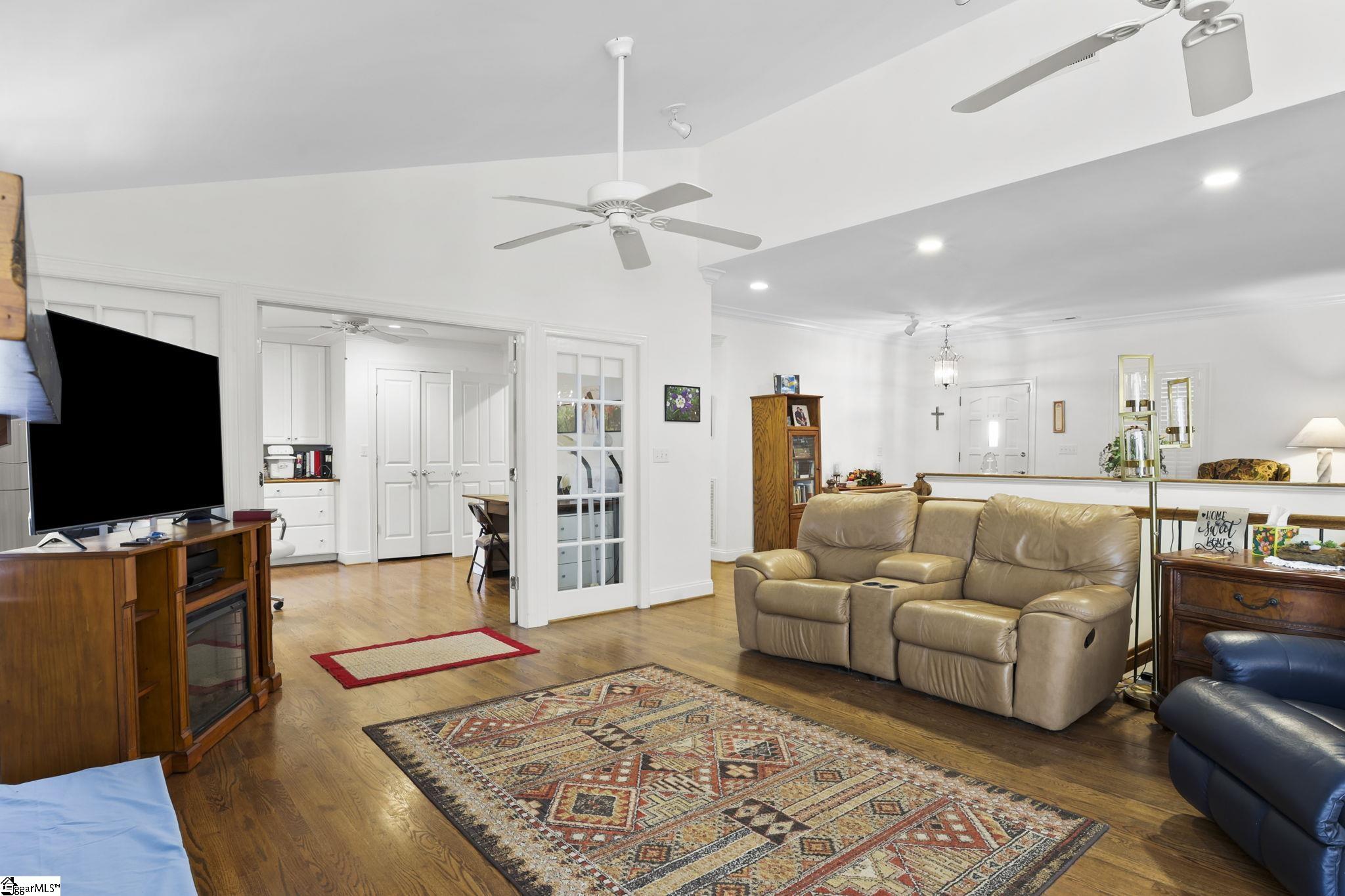 250 Thompson Road Property Photo 5