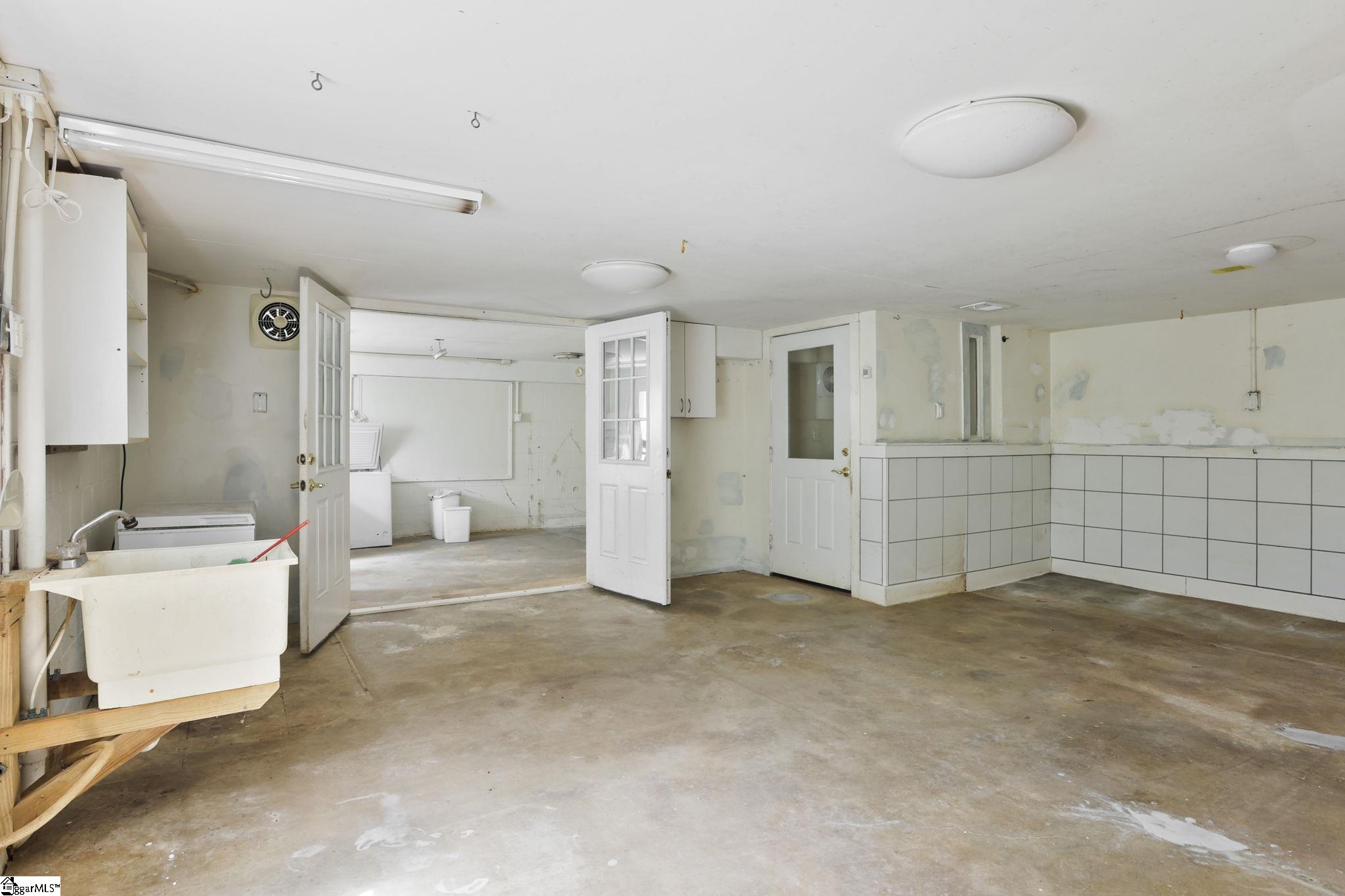 250 Thompson Road Property Photo 25