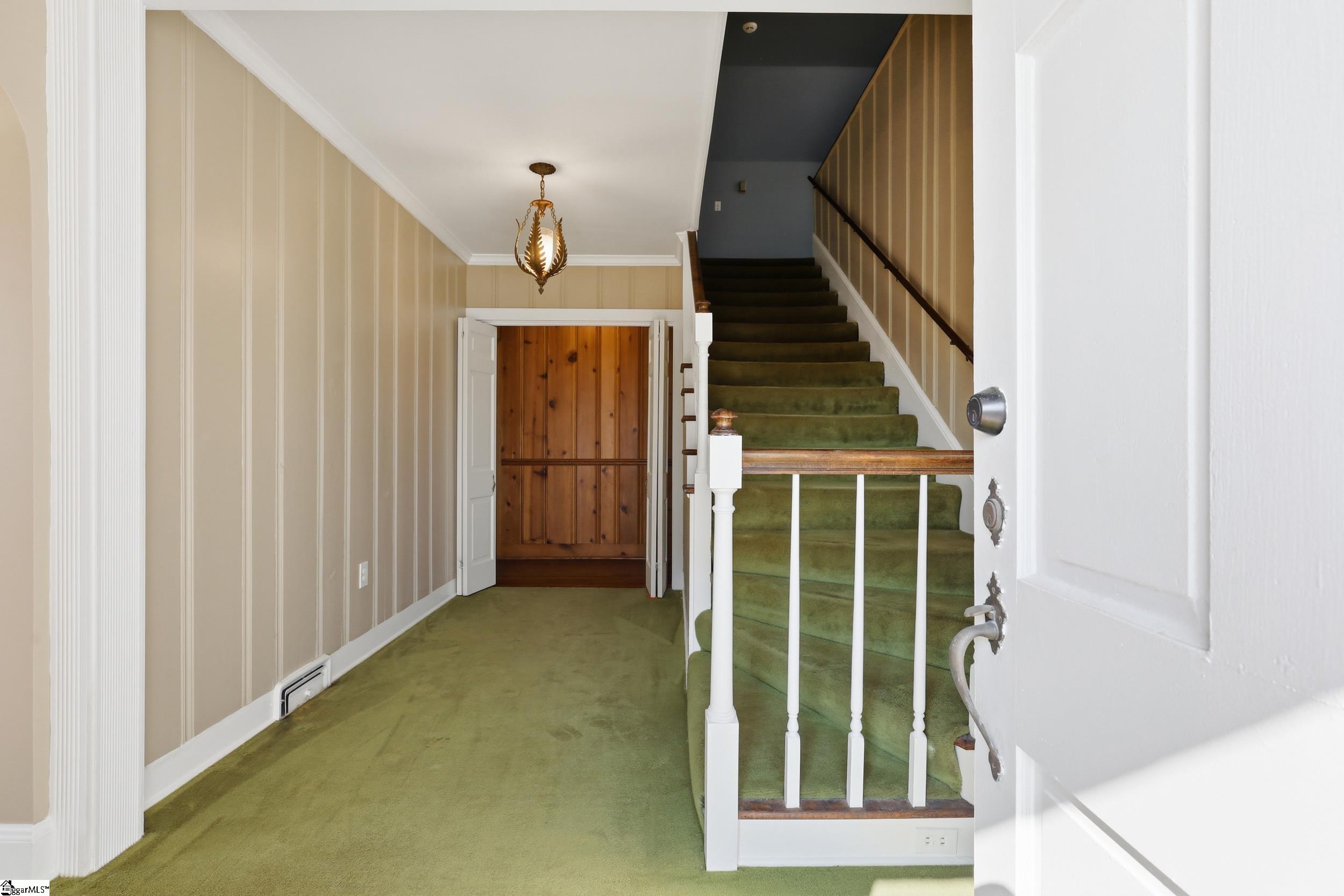1586192 Property Photo 3