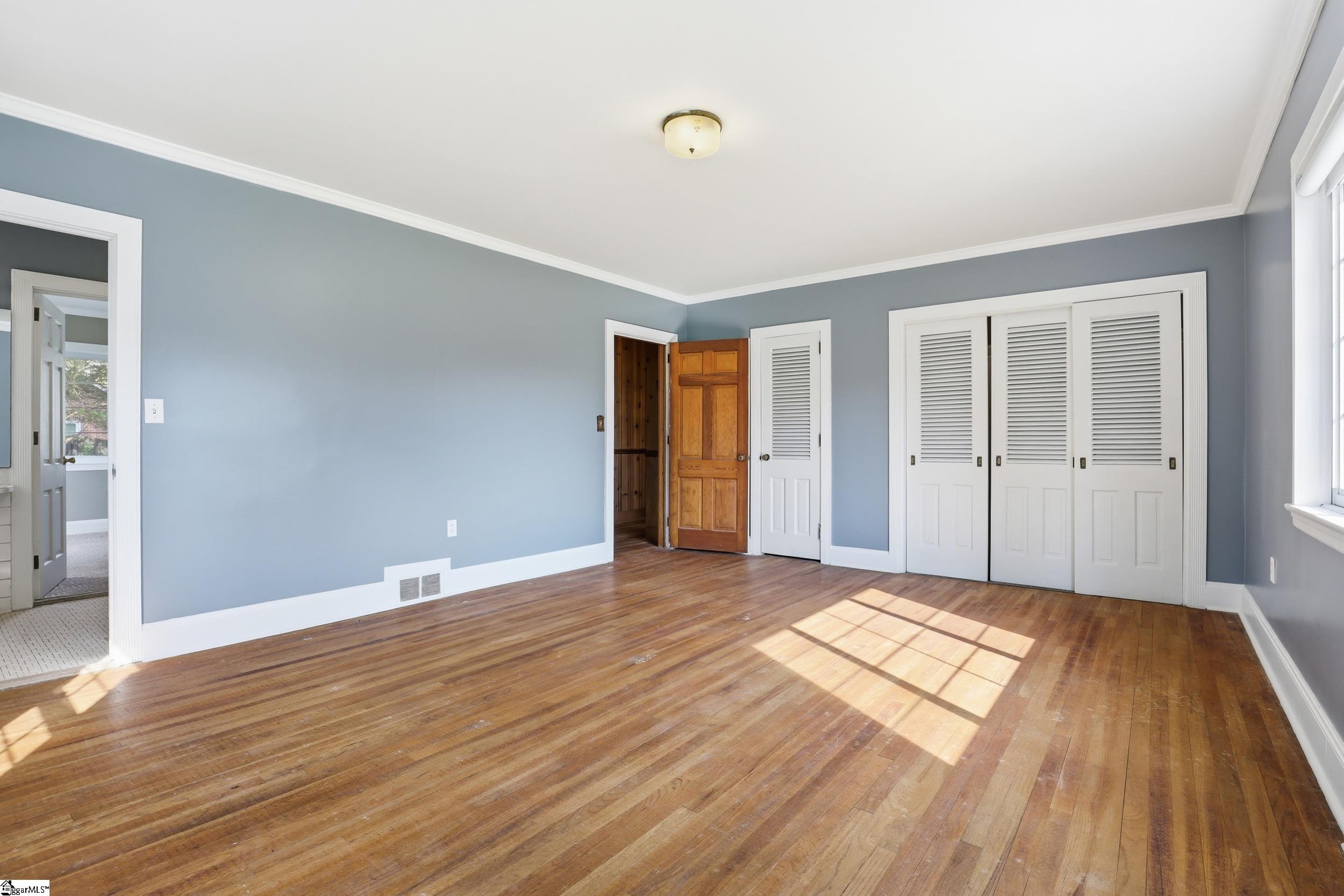 1586192 Property Photo 19
