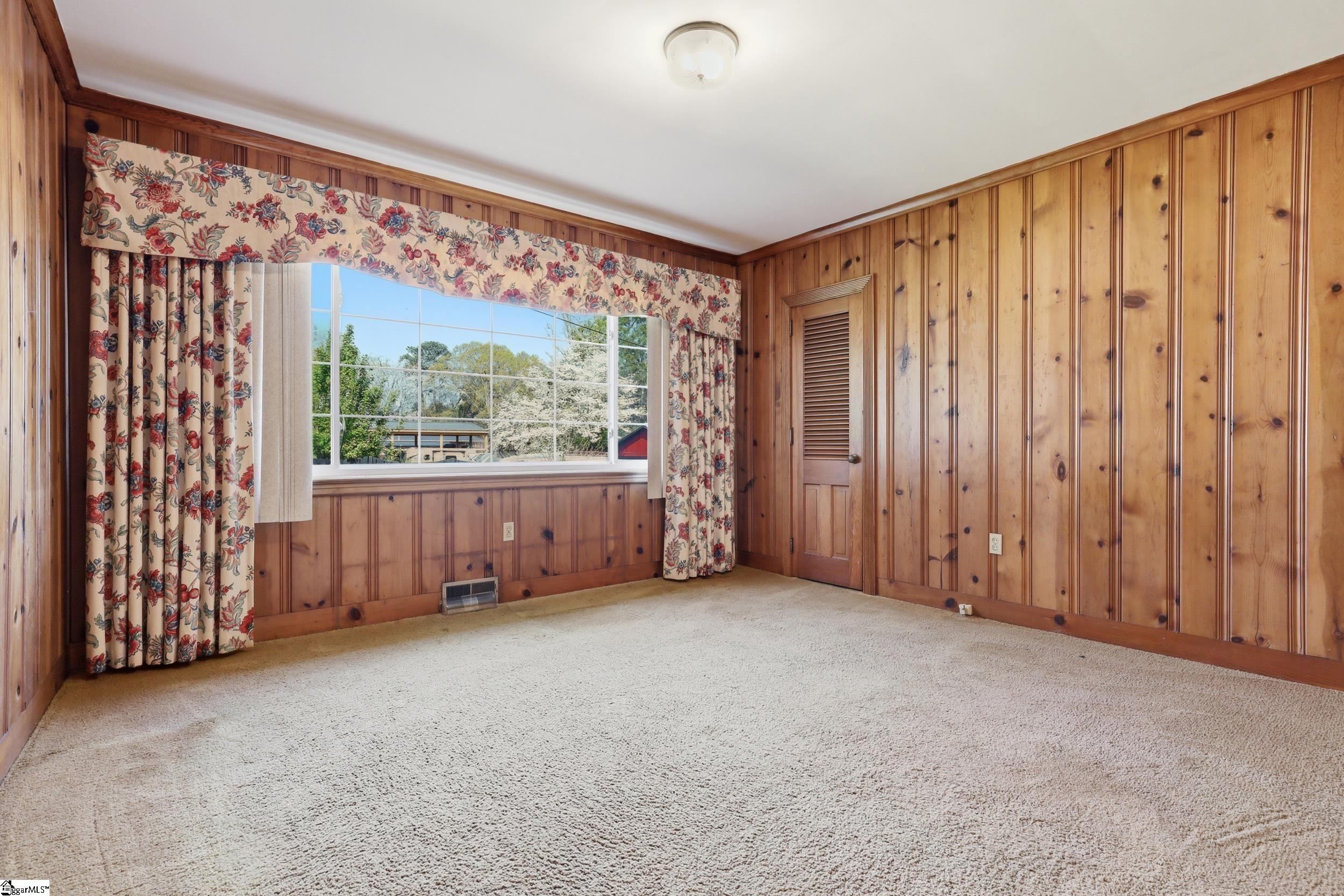1586192 Property Photo 25