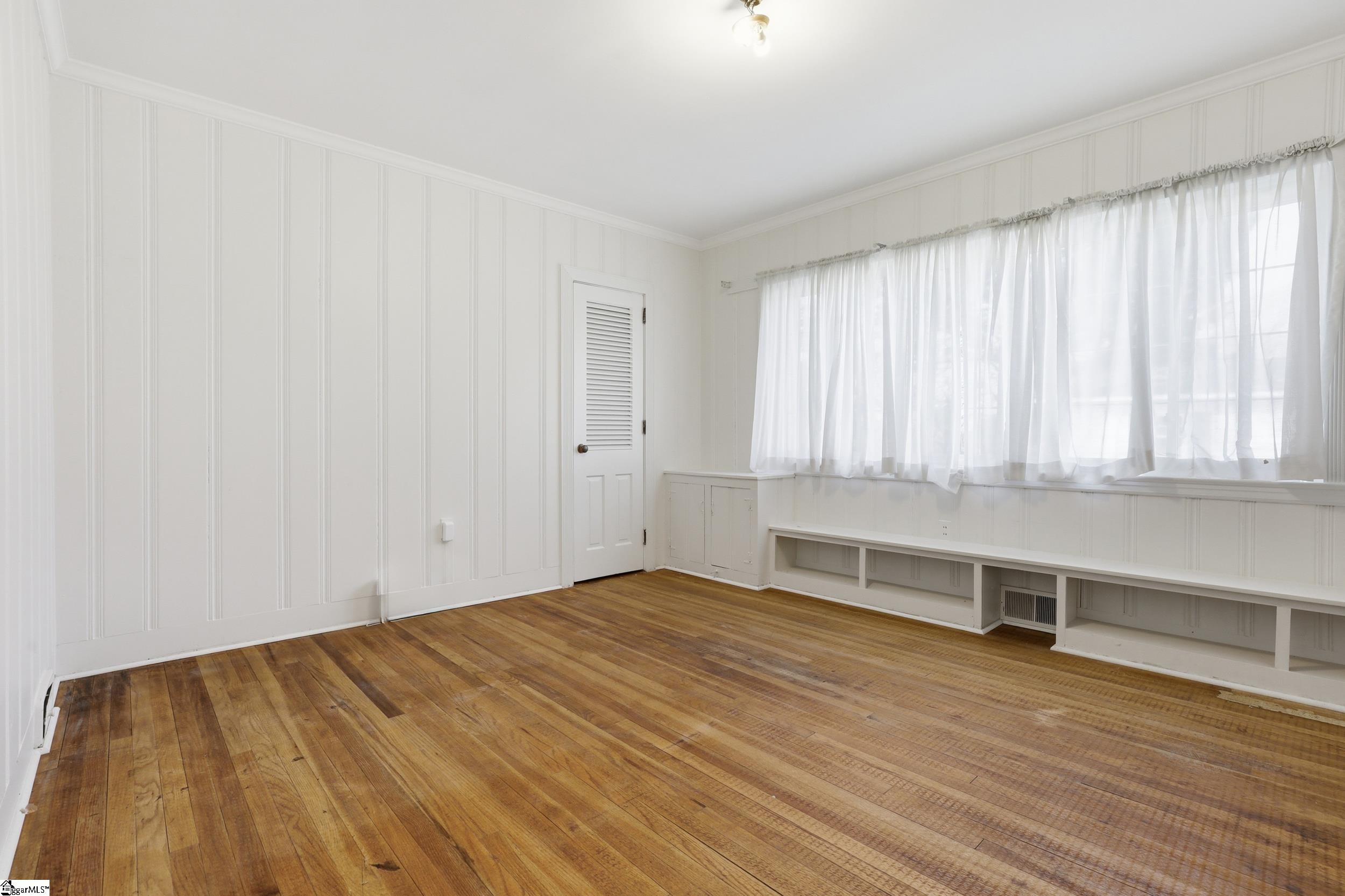 1586192 Property Photo 26