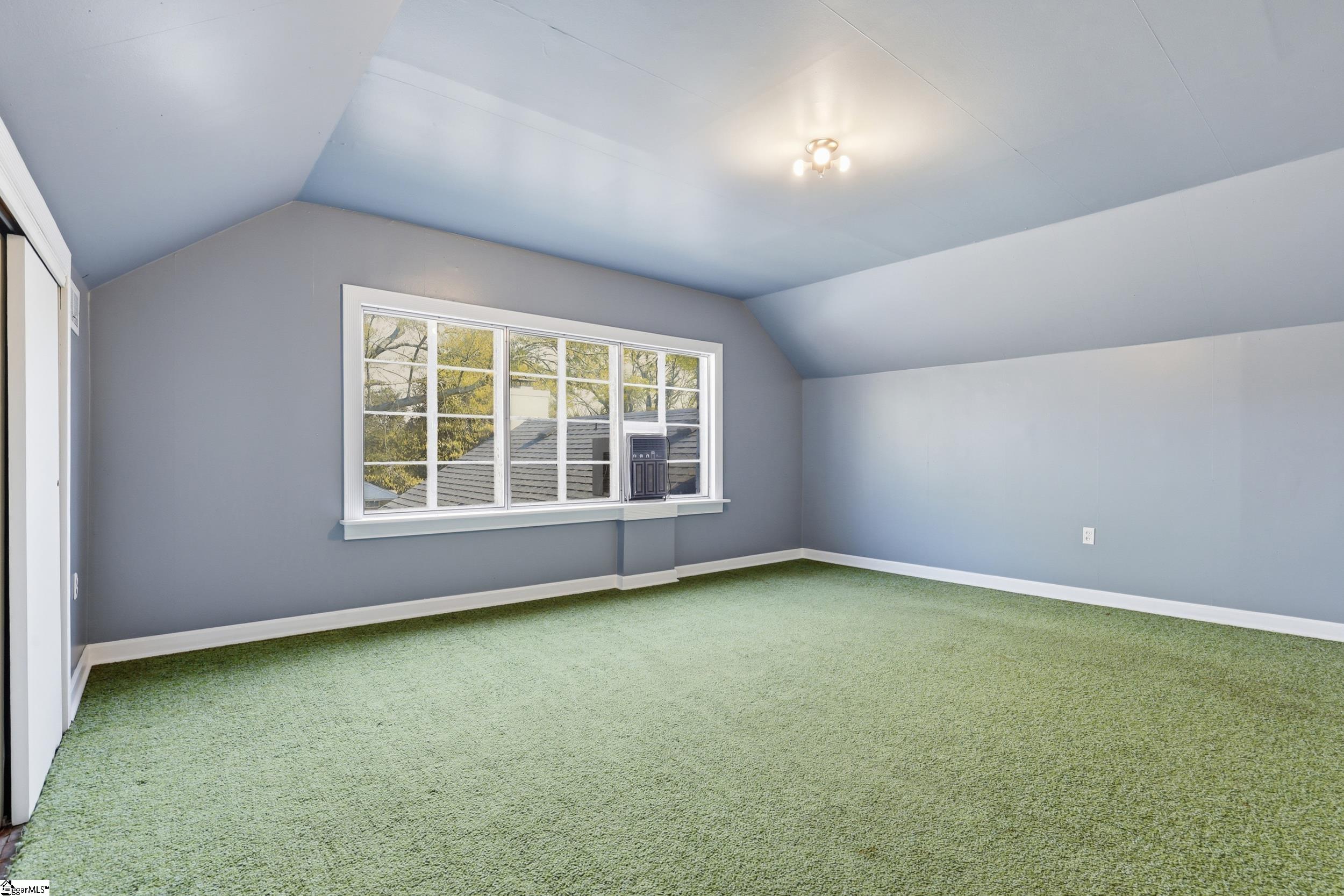 1586192 Property Photo 27