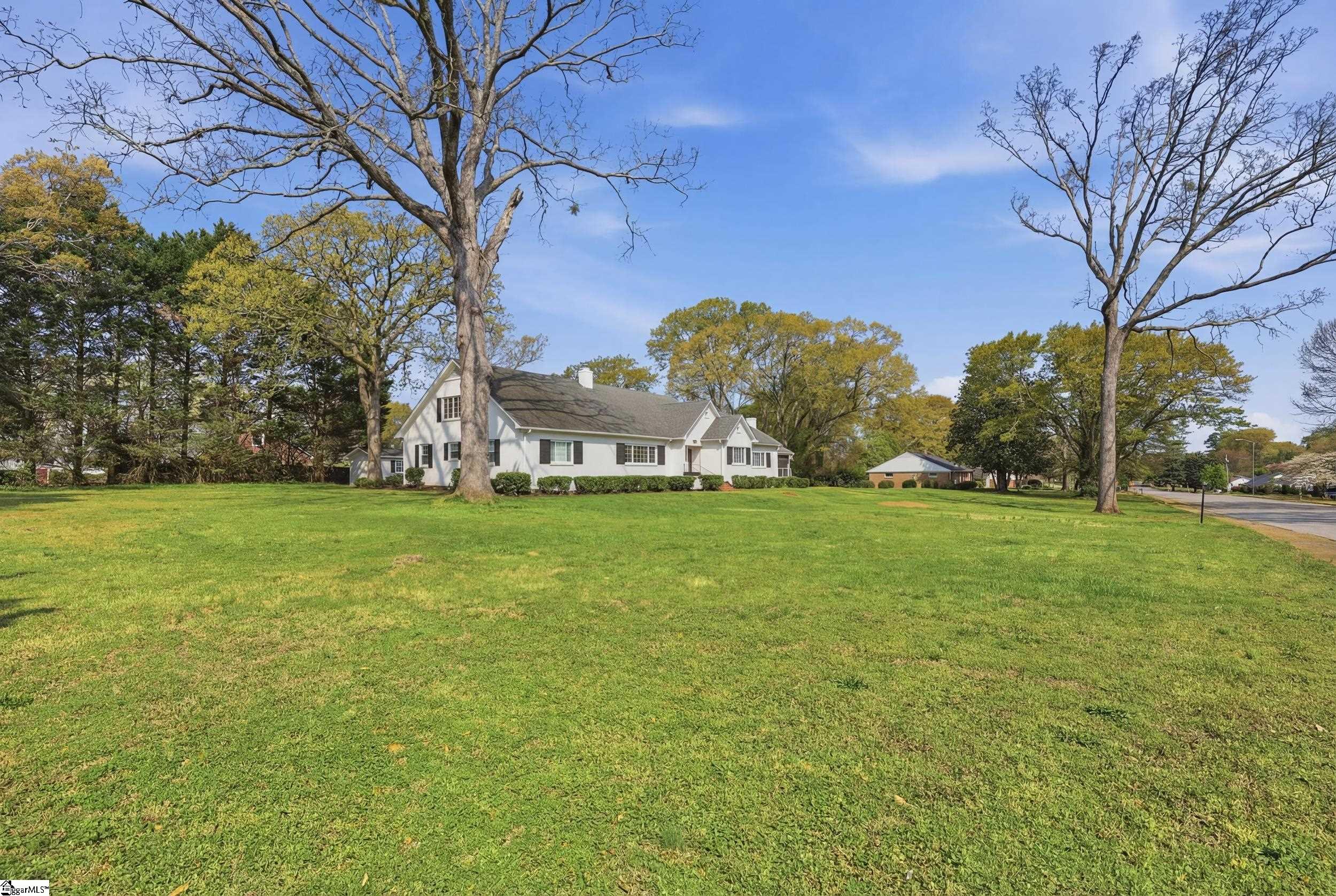 1586192 Property Photo 32