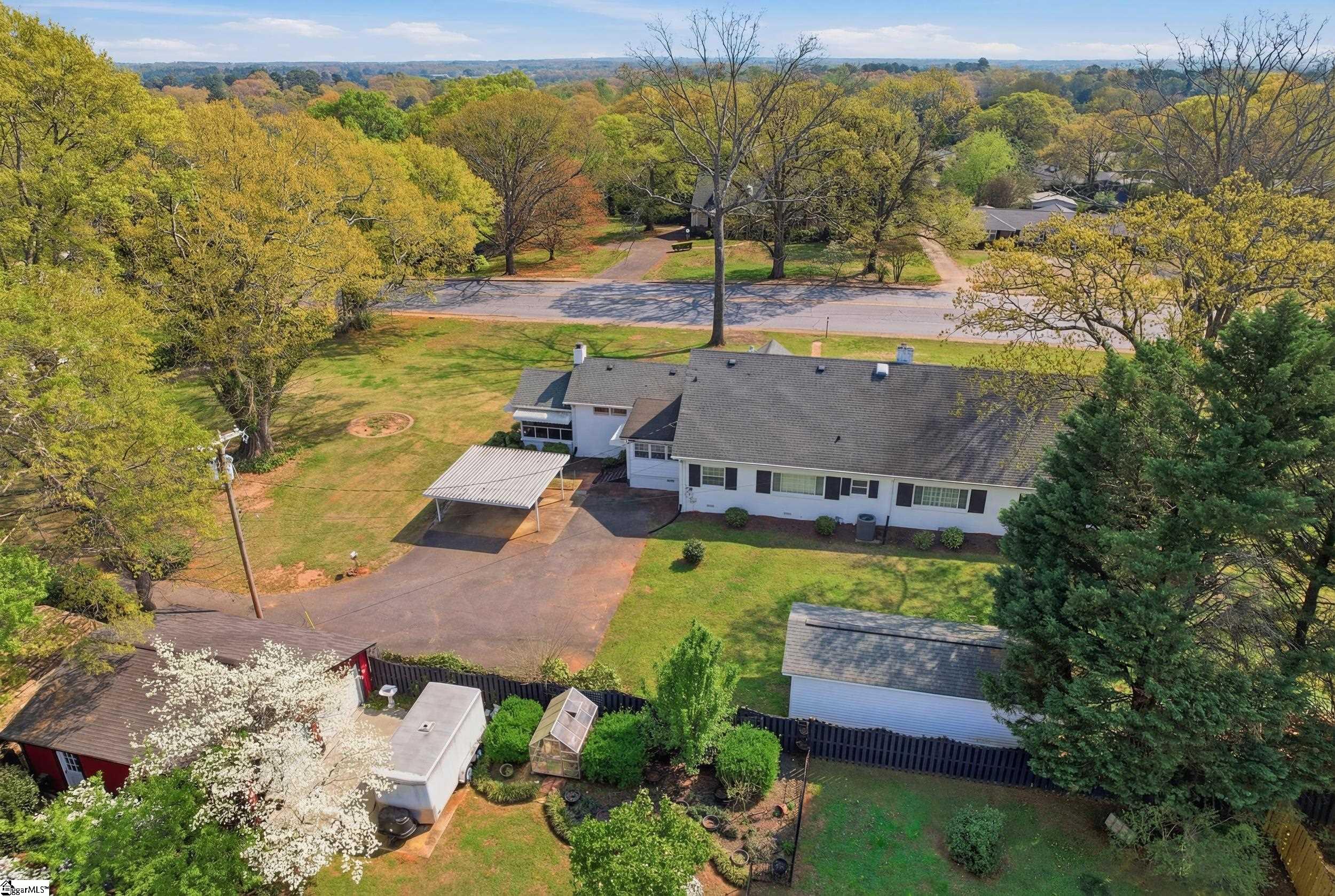1586192 Property Photo 34