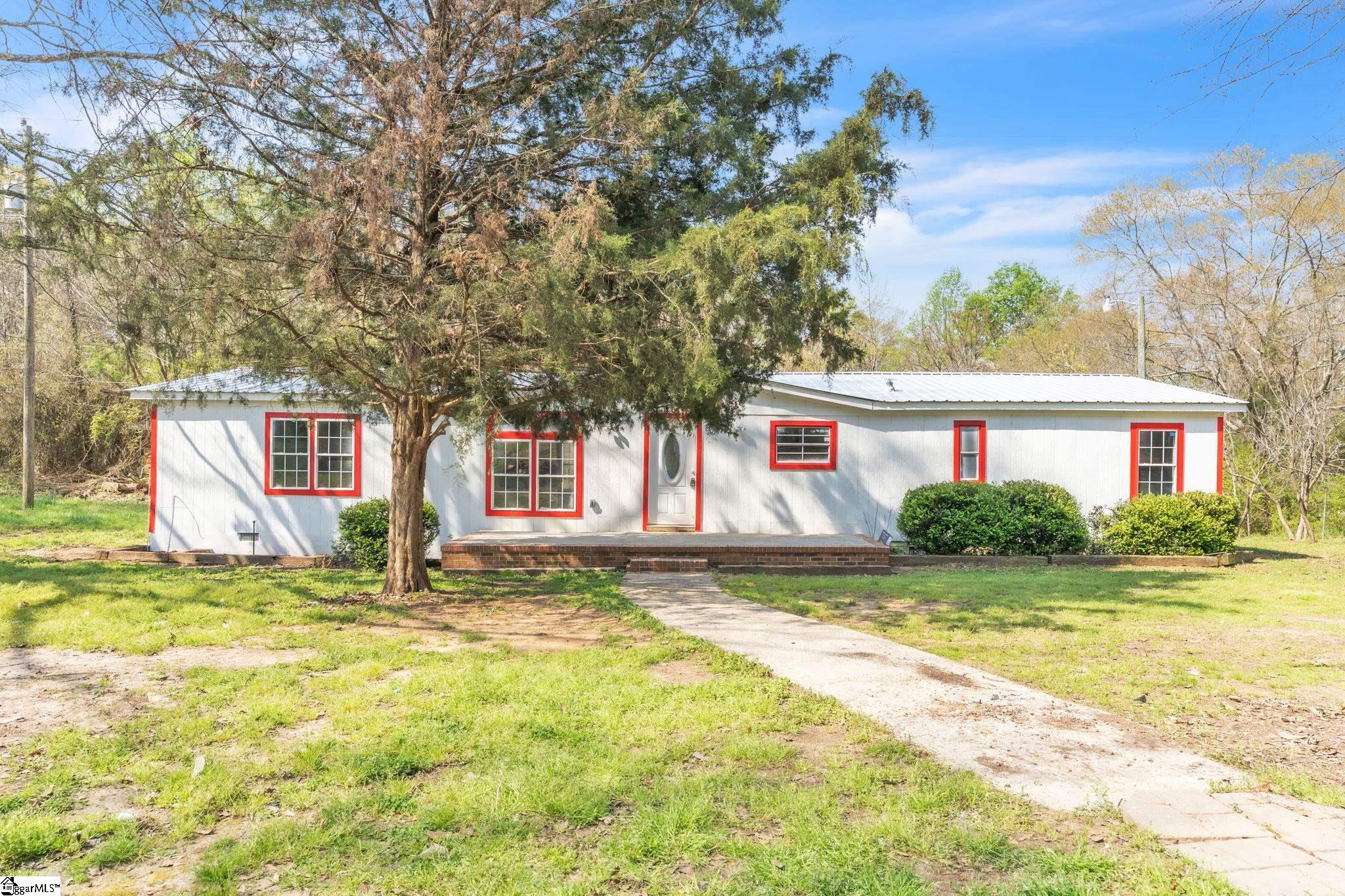 105 Dyar Drive Property Photo 1