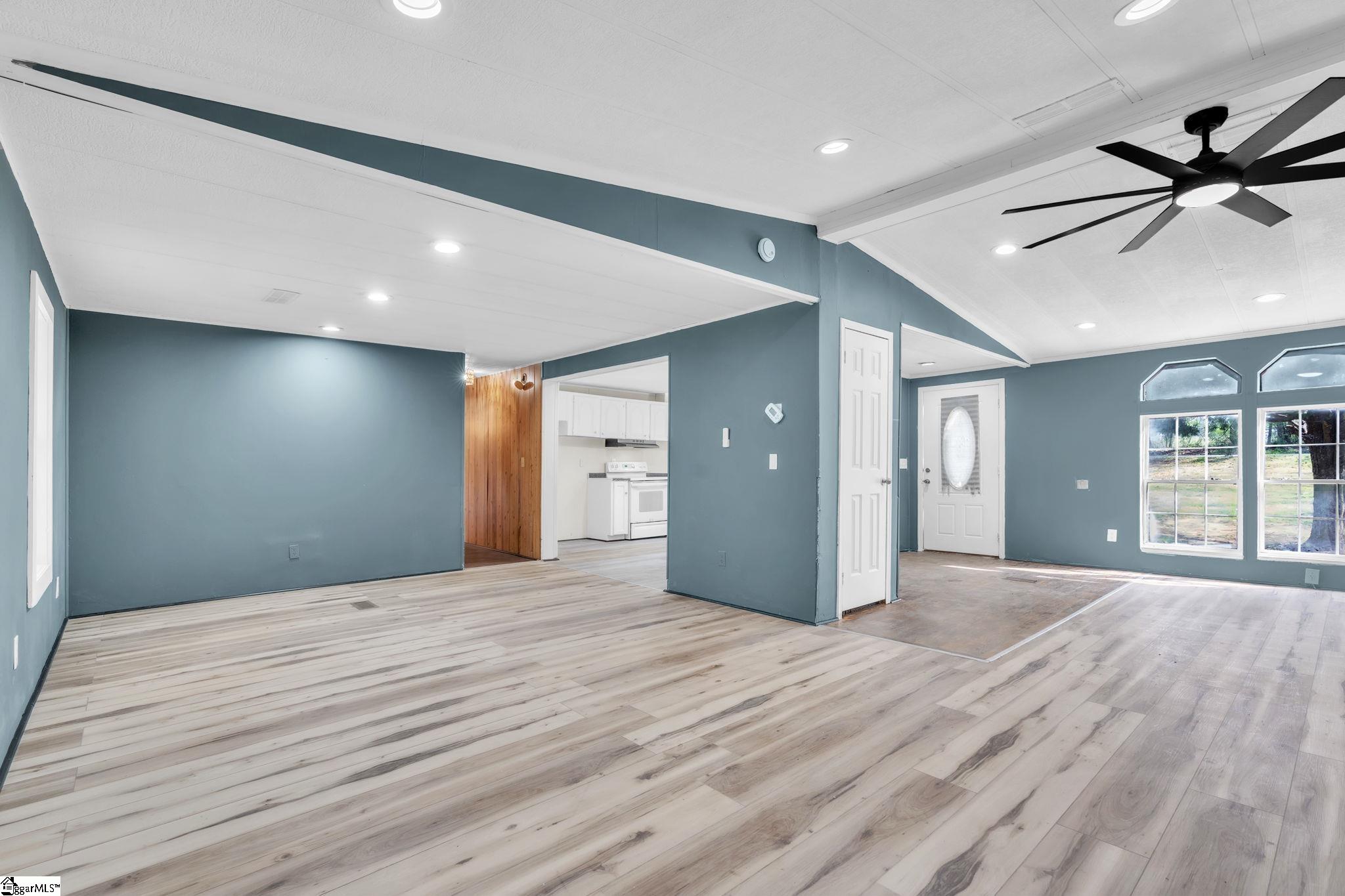 105 Dyar Drive Property Photo 8