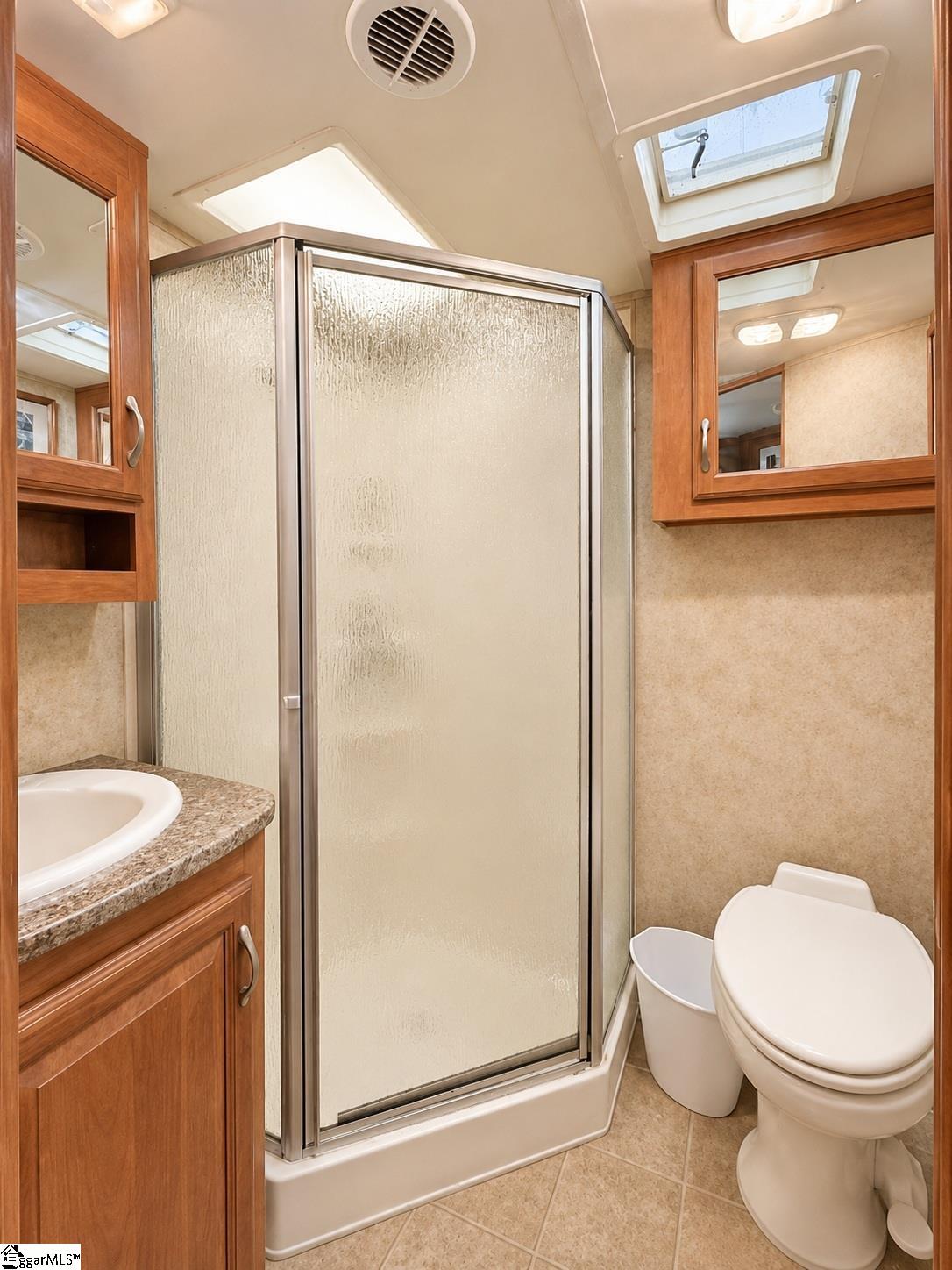 208 Reston Way Property Photo 7