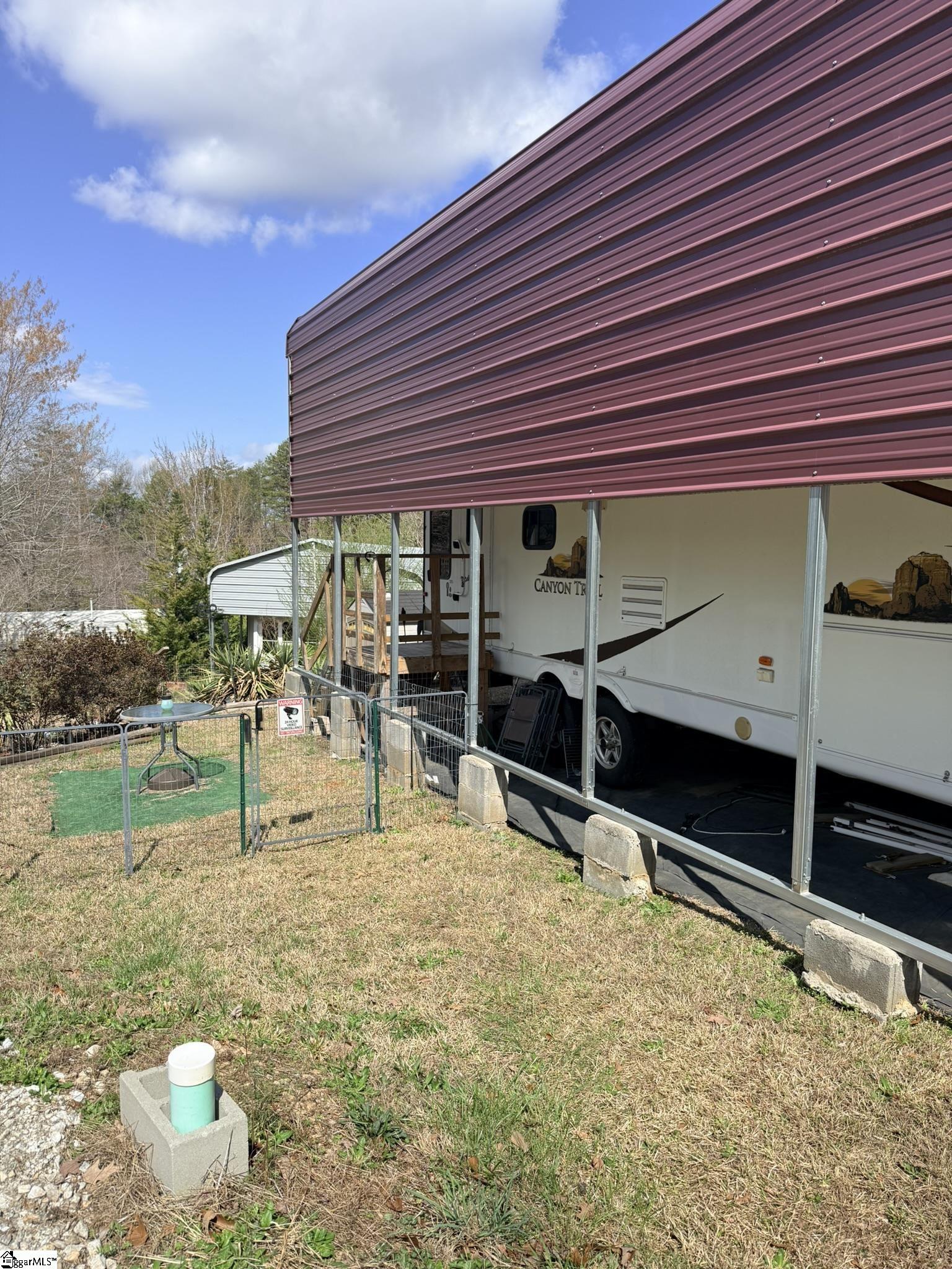 208 Reston Way Property Photo 15