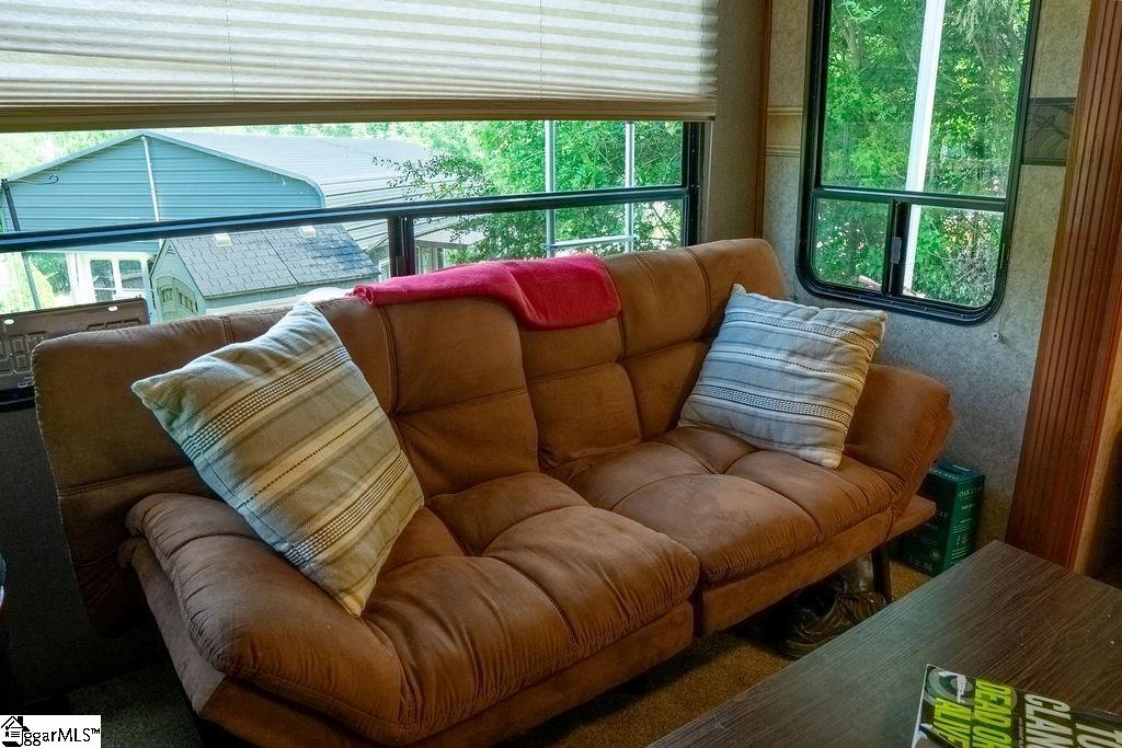 208 Reston Way Property Photo 32