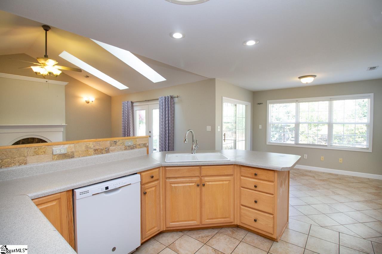 735 Britton Street Property Photo 15
