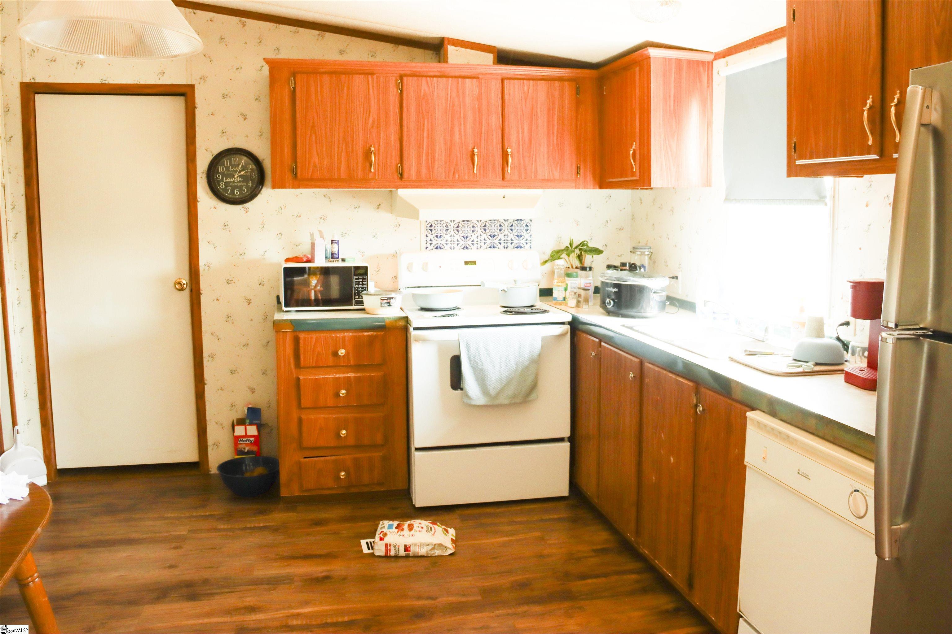 124 Arabian Way Property Photo 8