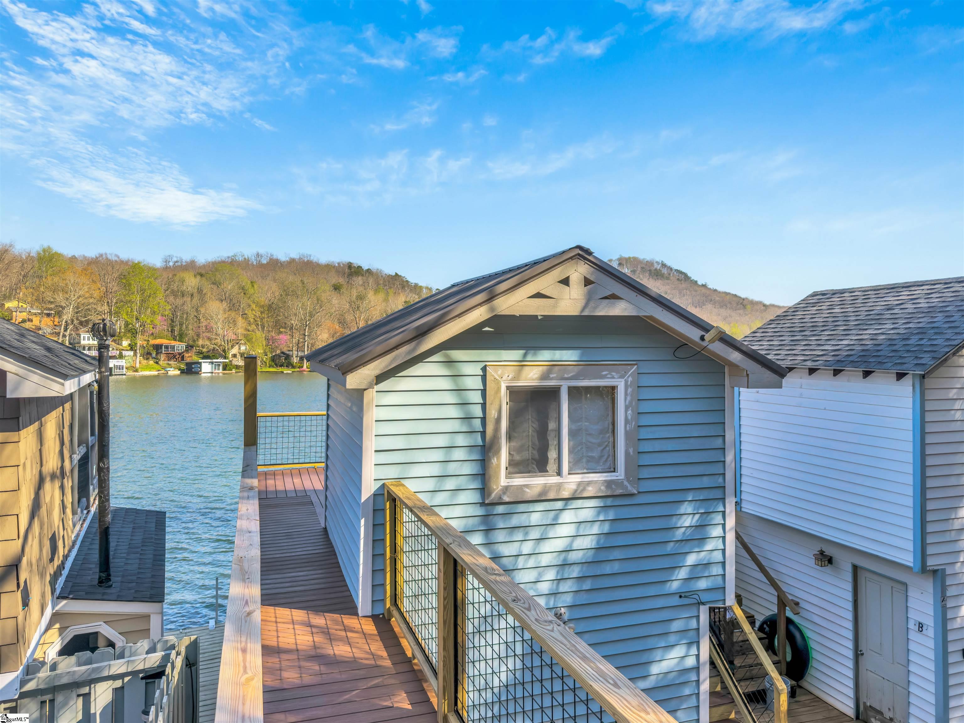 1700 W Lakeshore Drive Property Photo 2