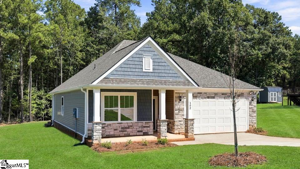 102 Estateside Drive Property Photo 2