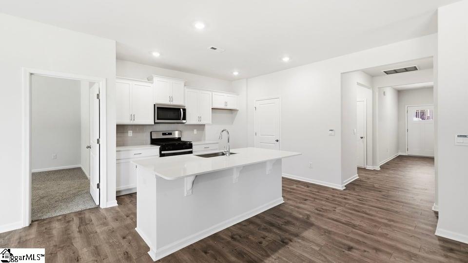 102 Estateside Drive Property Photo 17