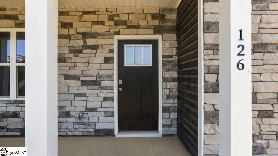 126 Estateside Drive Property Photo 5