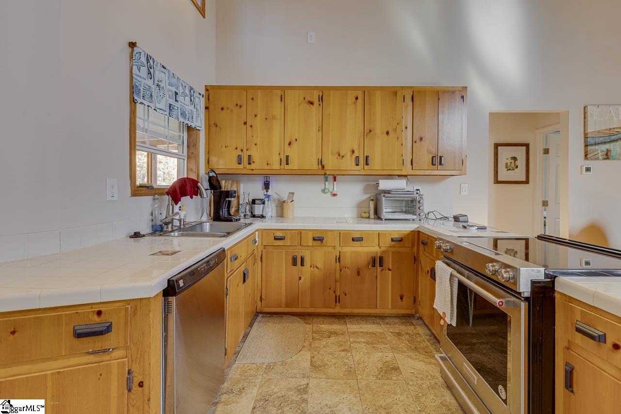 203 Snead Lane Property Photo 3