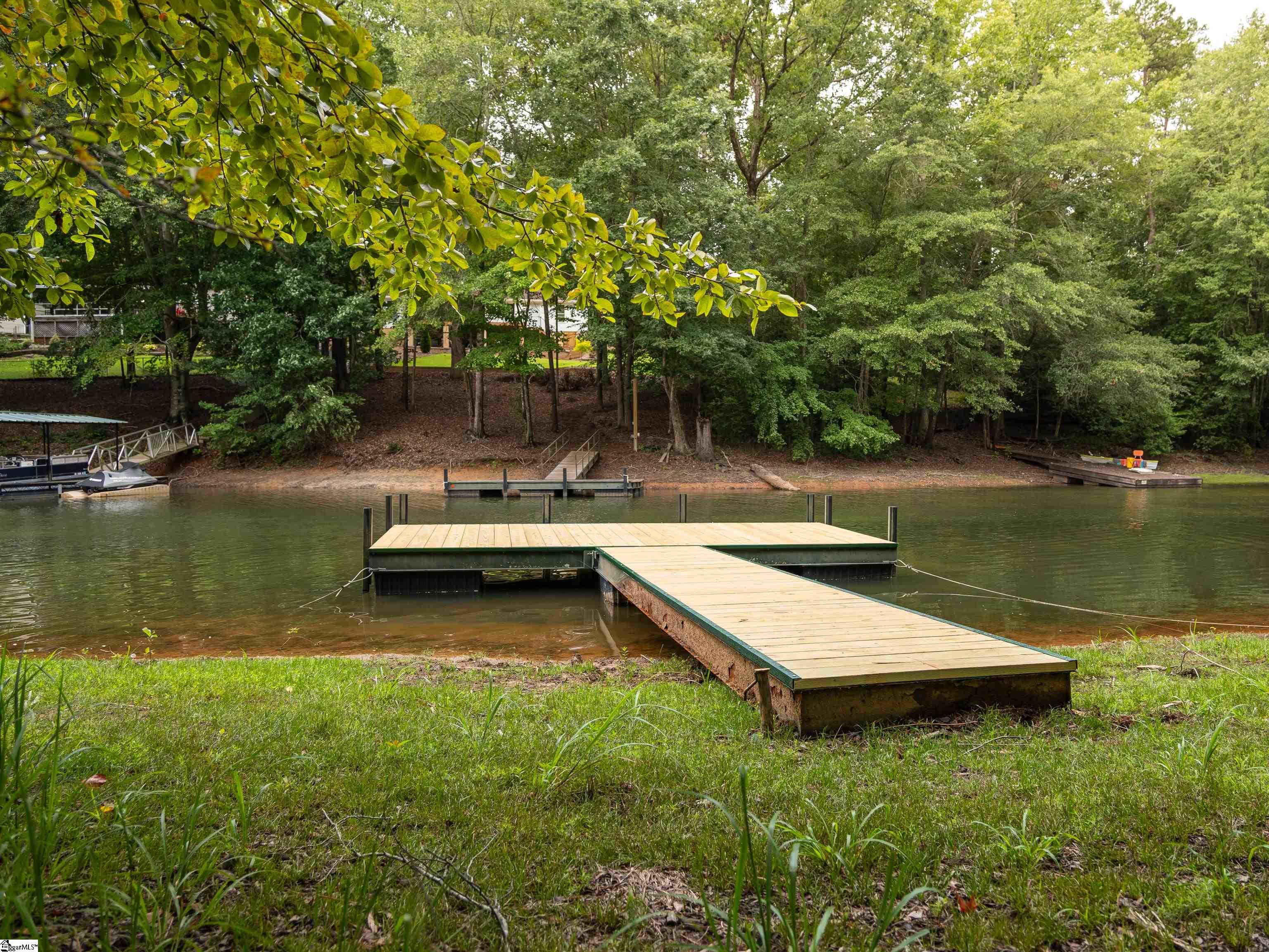 00 Pinetree Road Property Photo 3
