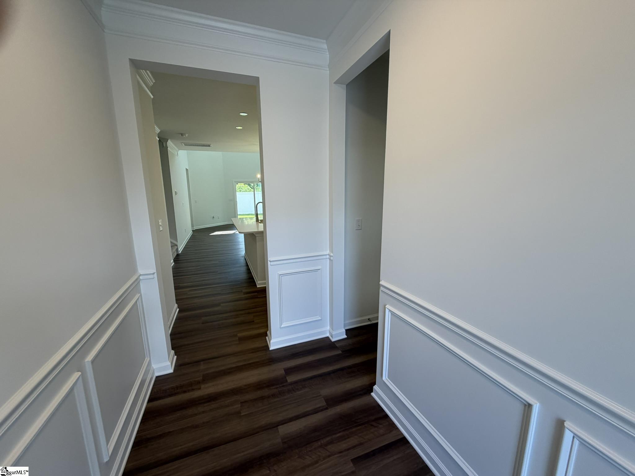 607 Autumn Lake Road Property Photo 4