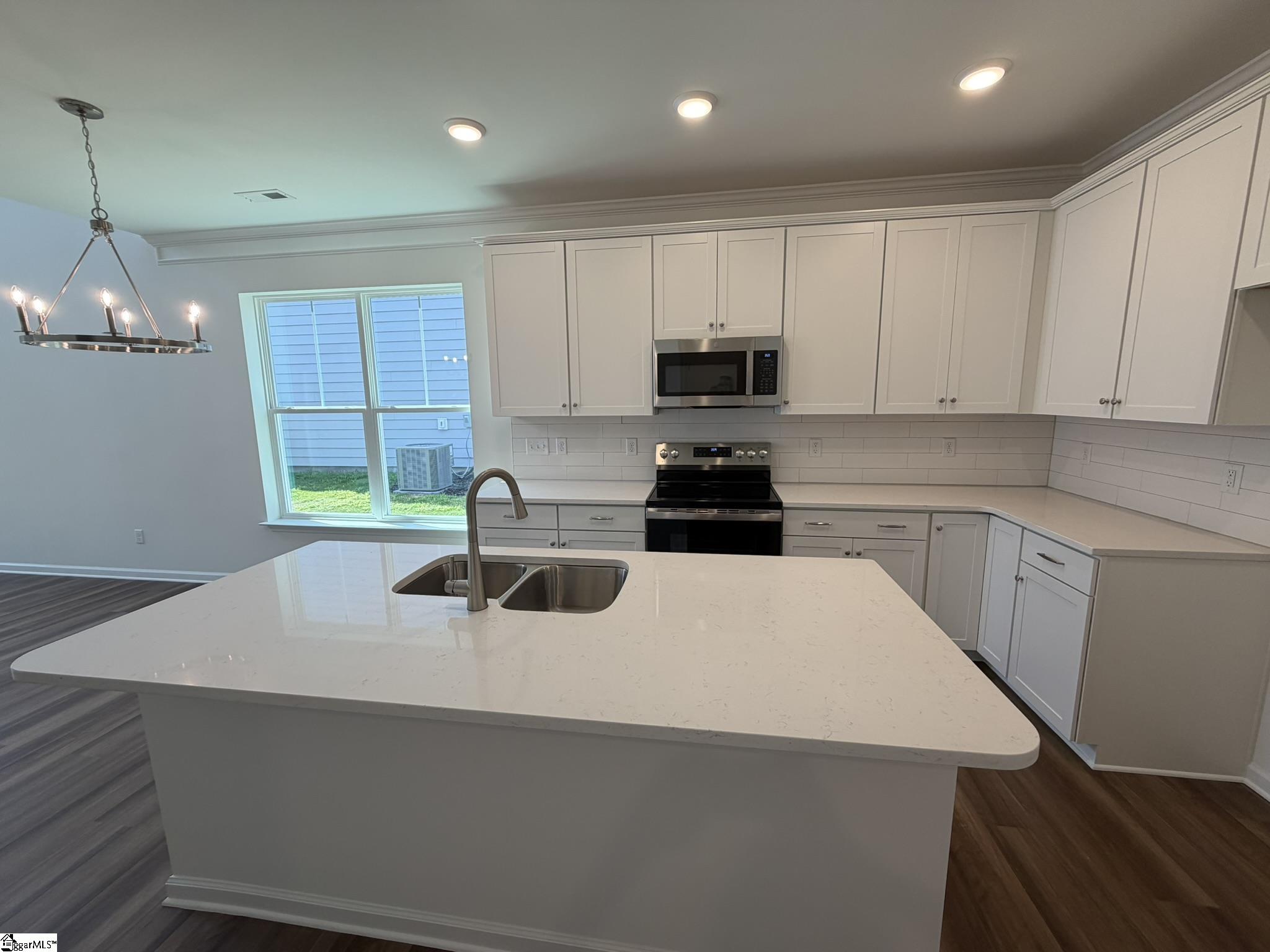 607 Autumn Lake Road Property Photo 5