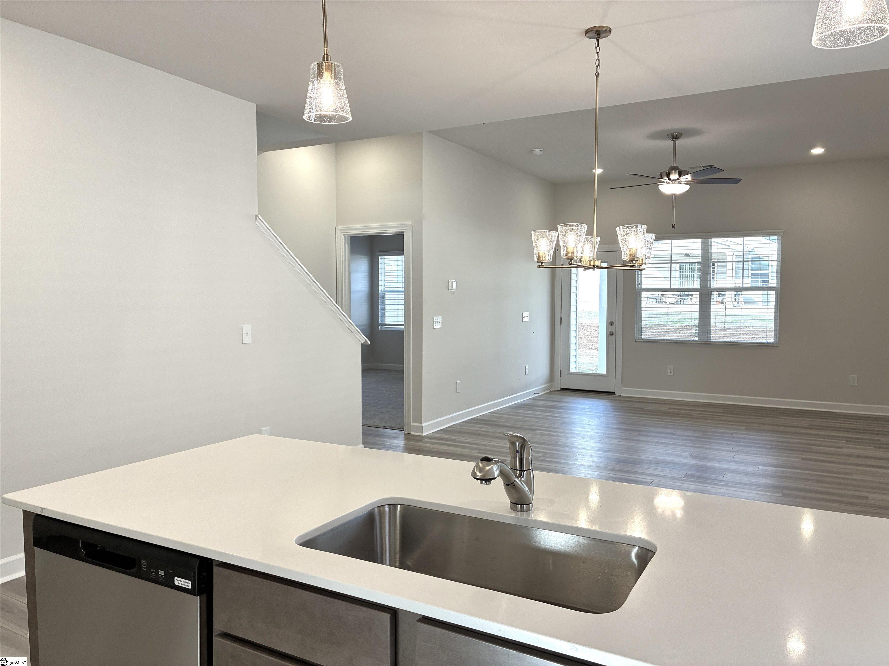 1422 Johnstone Drive Property Photo 4