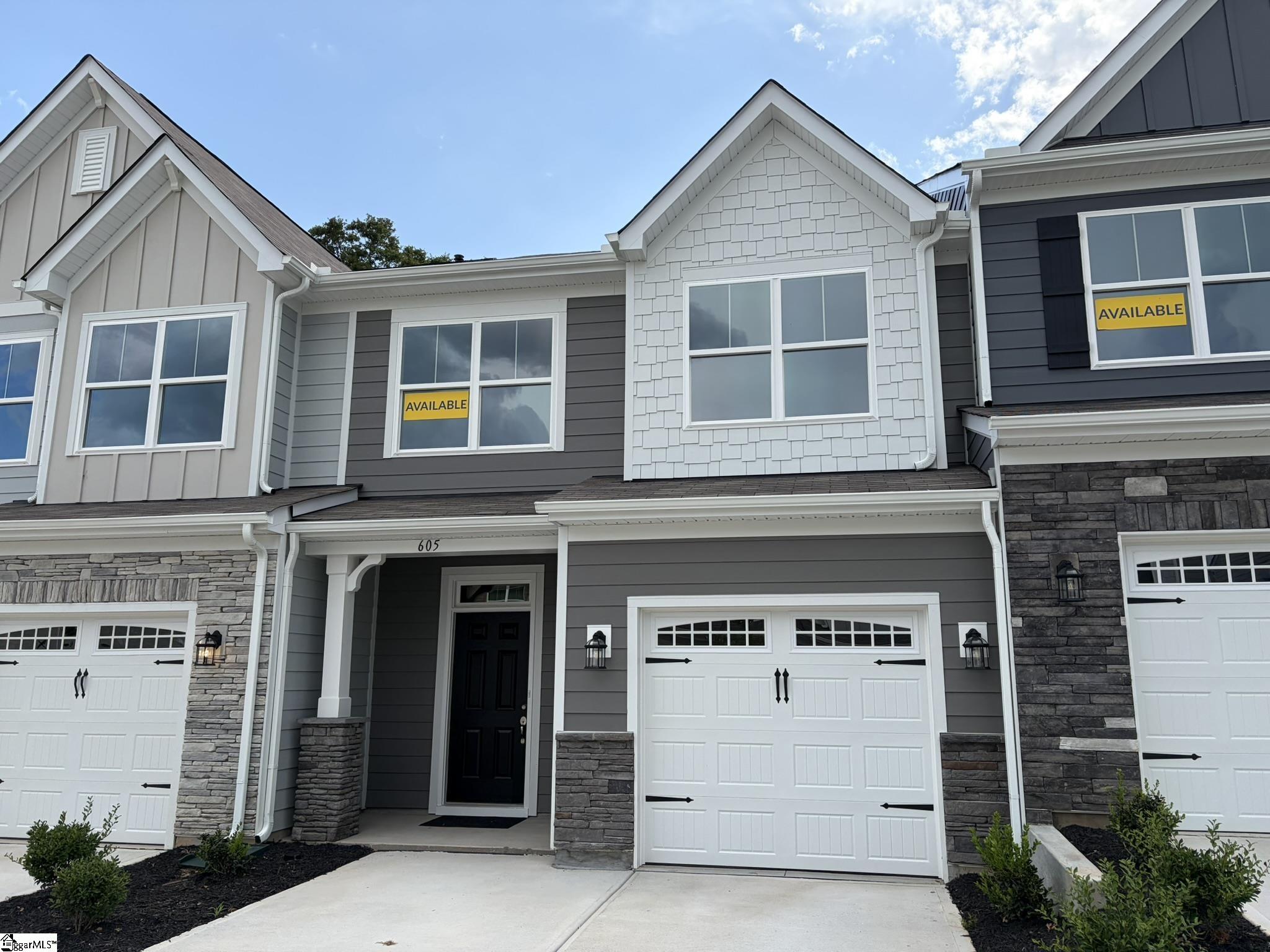 605 Autumn Lake Road Property Photo 1