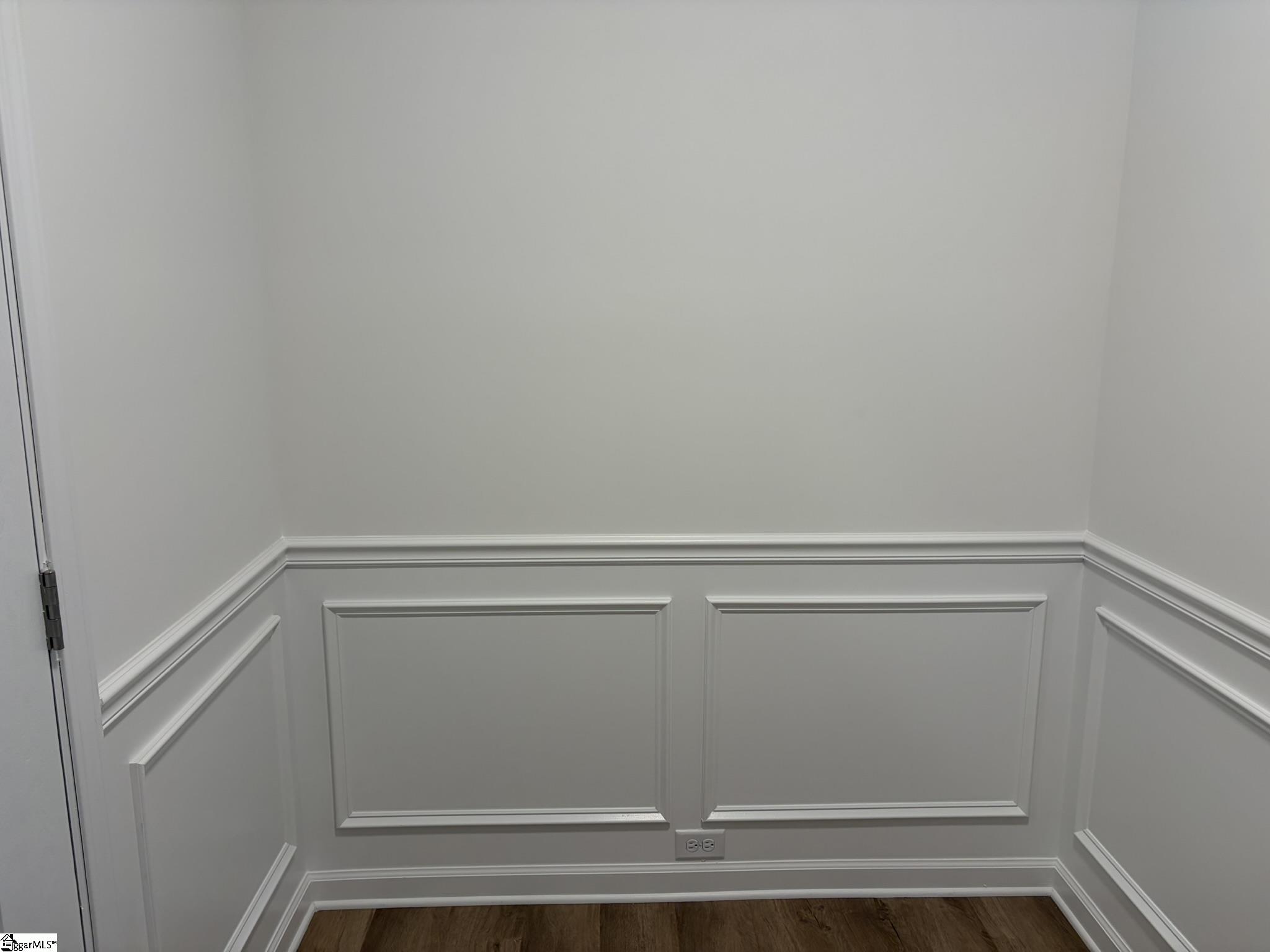 605 Autumn Lake Road Property Photo 2