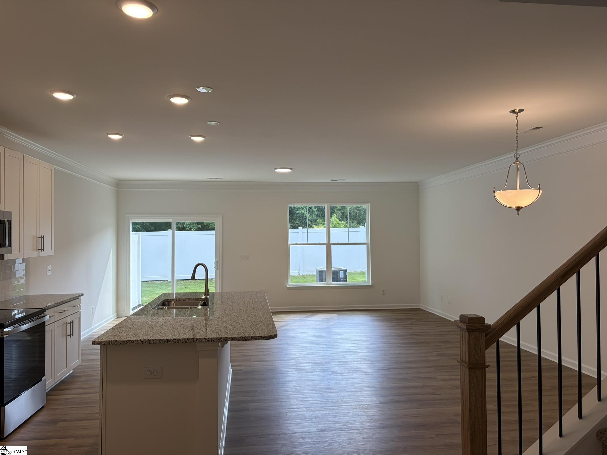 605 Autumn Lake Road Property Photo 4
