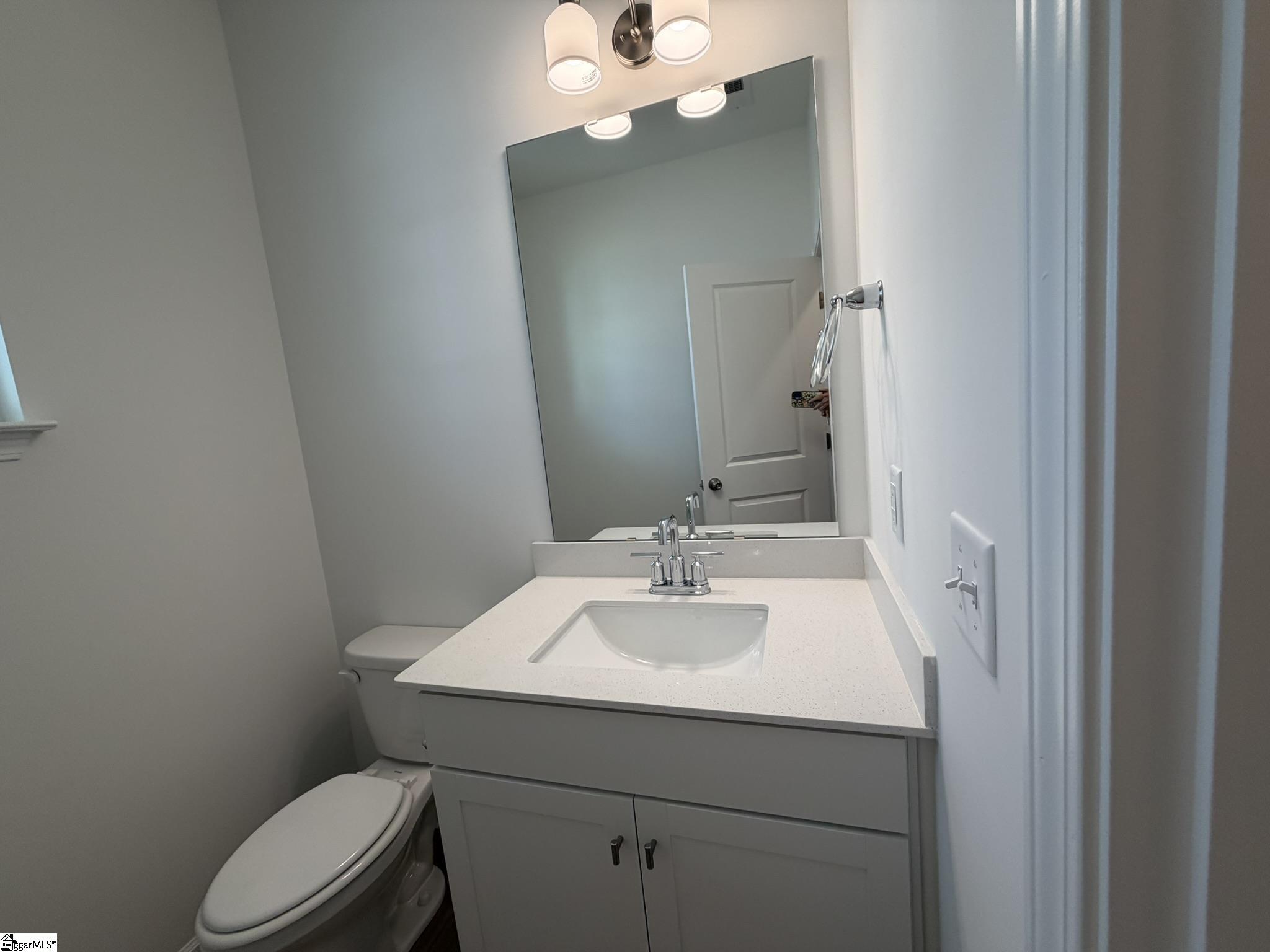 601 Autumn Lake Road Property Photo 3