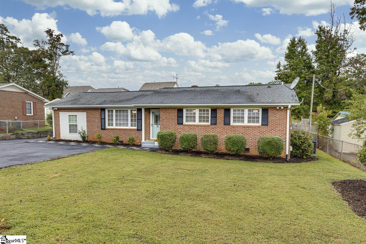 15 Strawberry Drive Property Photo 2