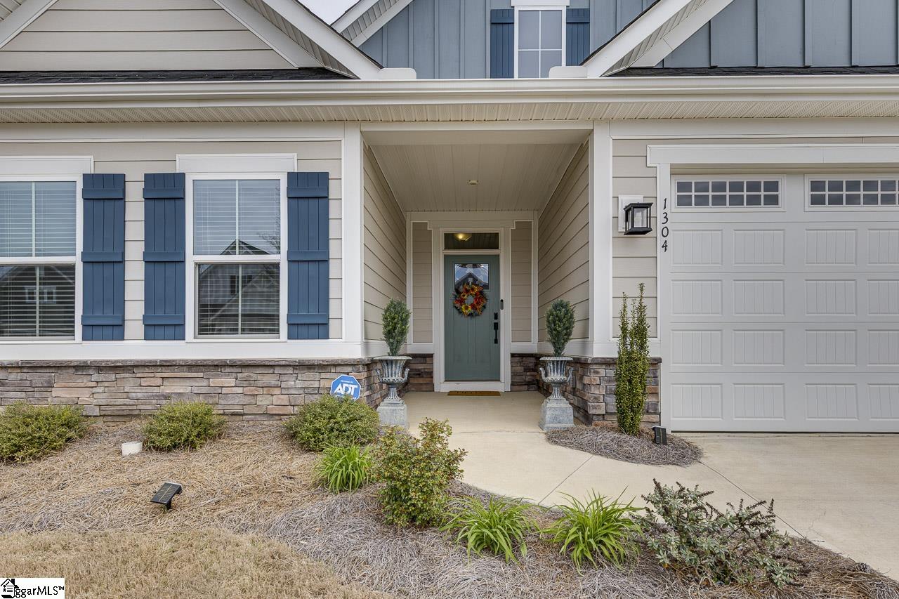 1304 Fiddletree Lane Property Photo 2
