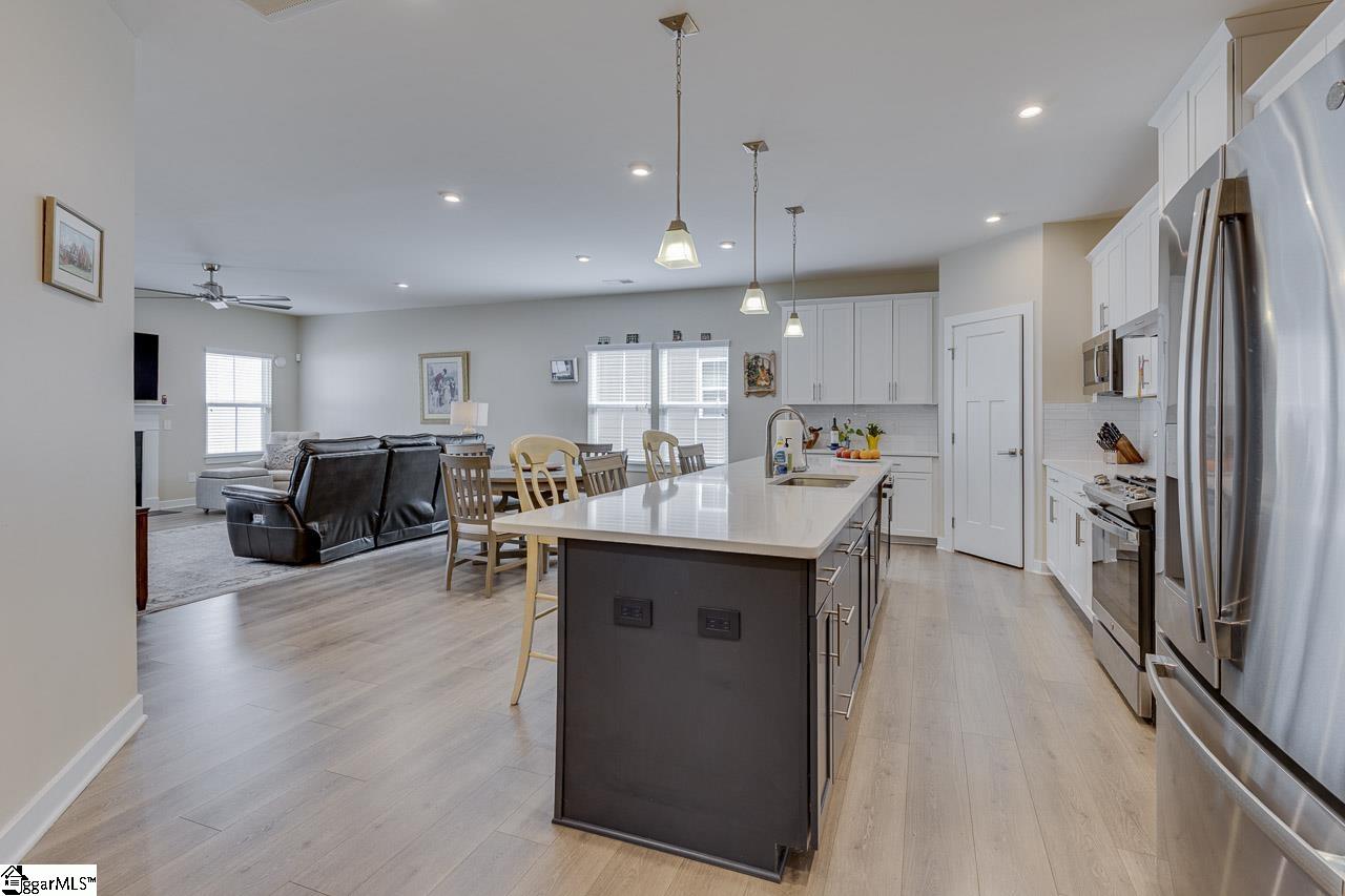 1304 Fiddletree Lane Property Photo 4