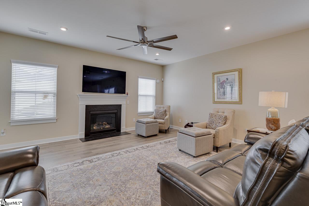 1304 Fiddletree Lane Property Photo 8