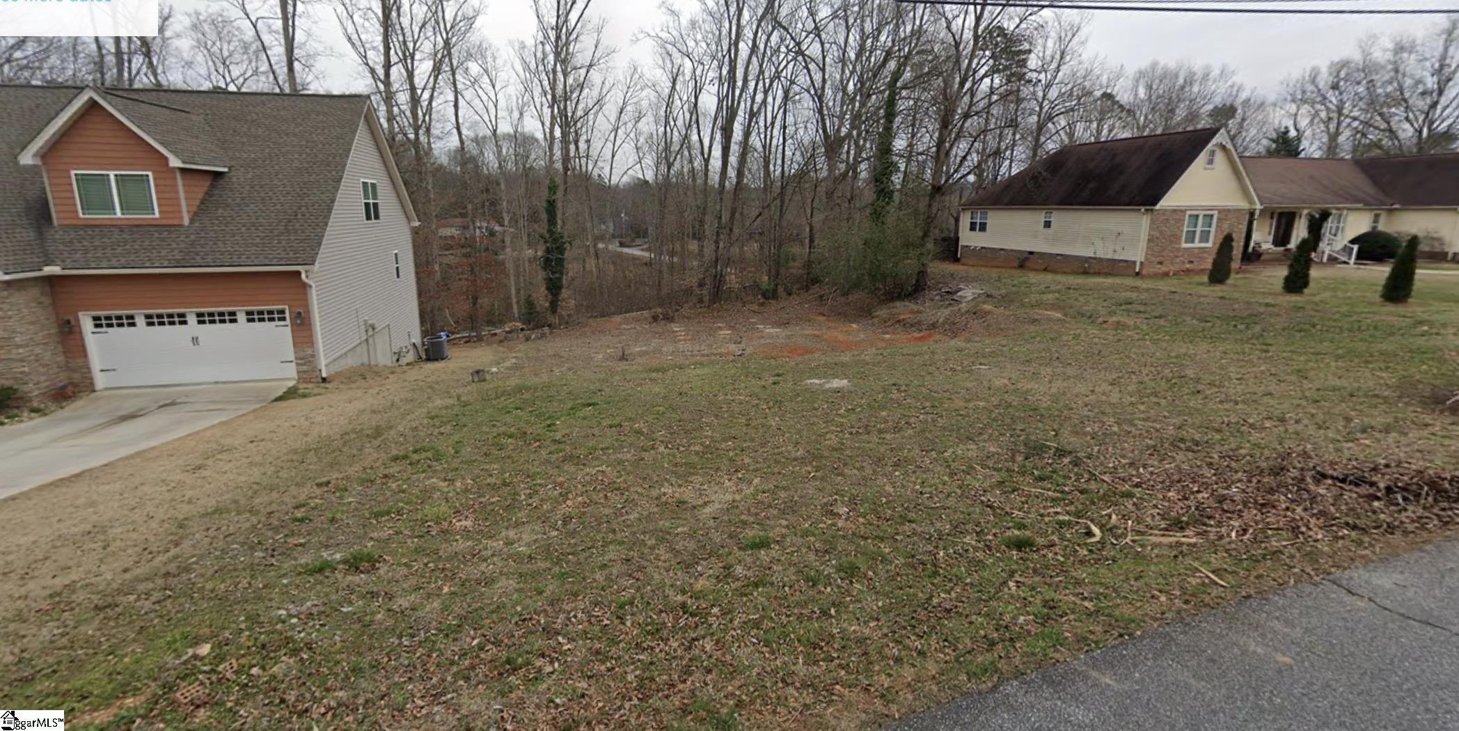1607 E Saluda Lake Road Property Photo 4