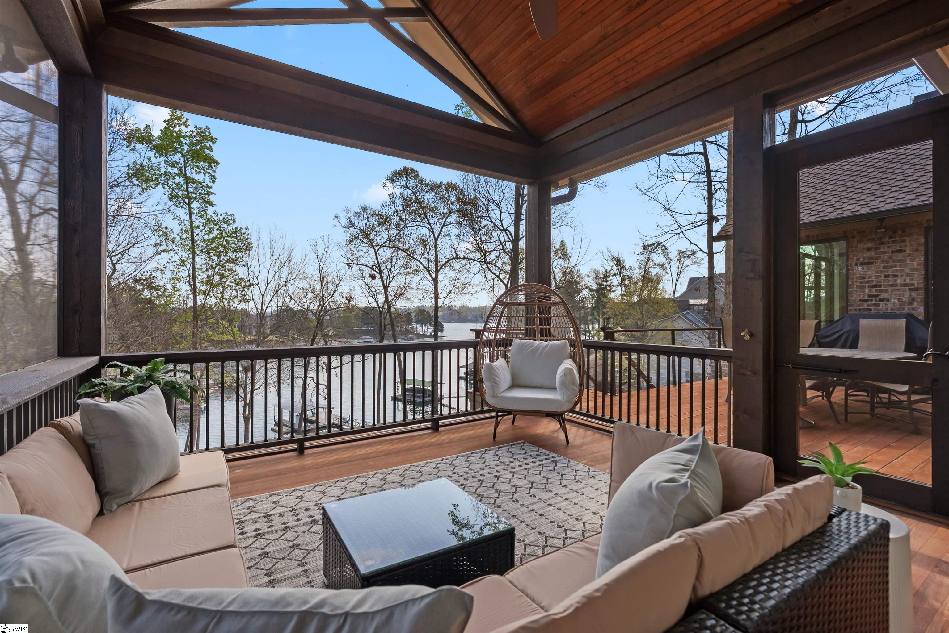 1586628 Property Photo 14