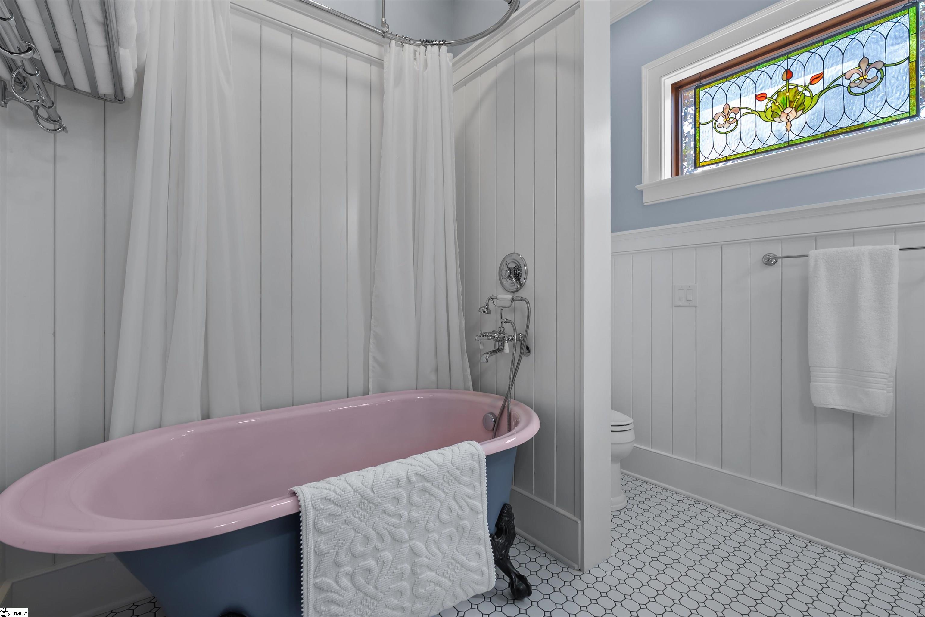 1586628 Property Photo 46