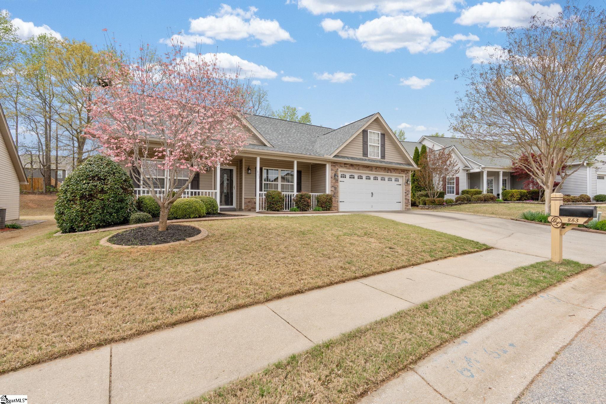 863 Vandenburg Drive Property Photo 3