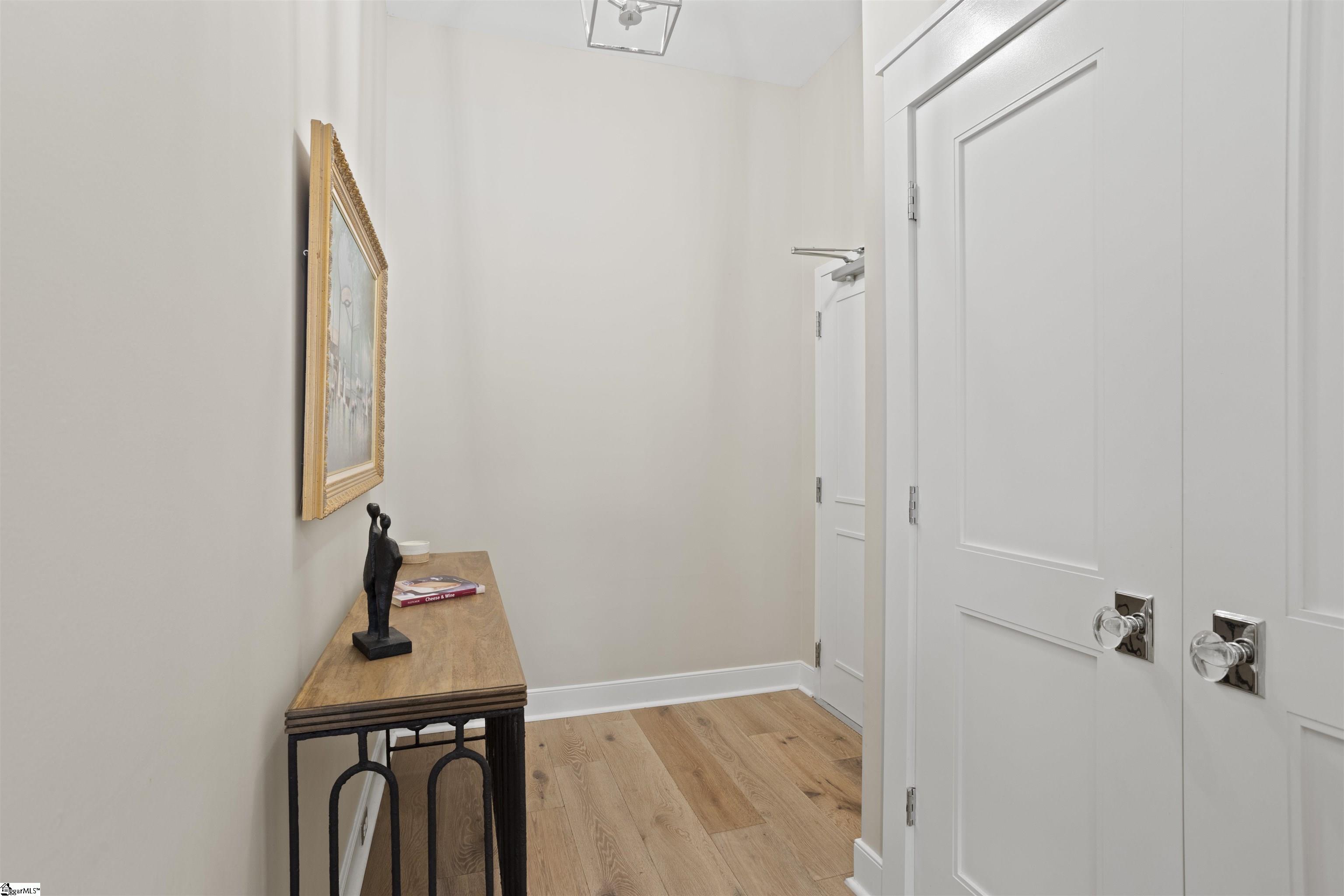 155 Riverplace Property Photo 4