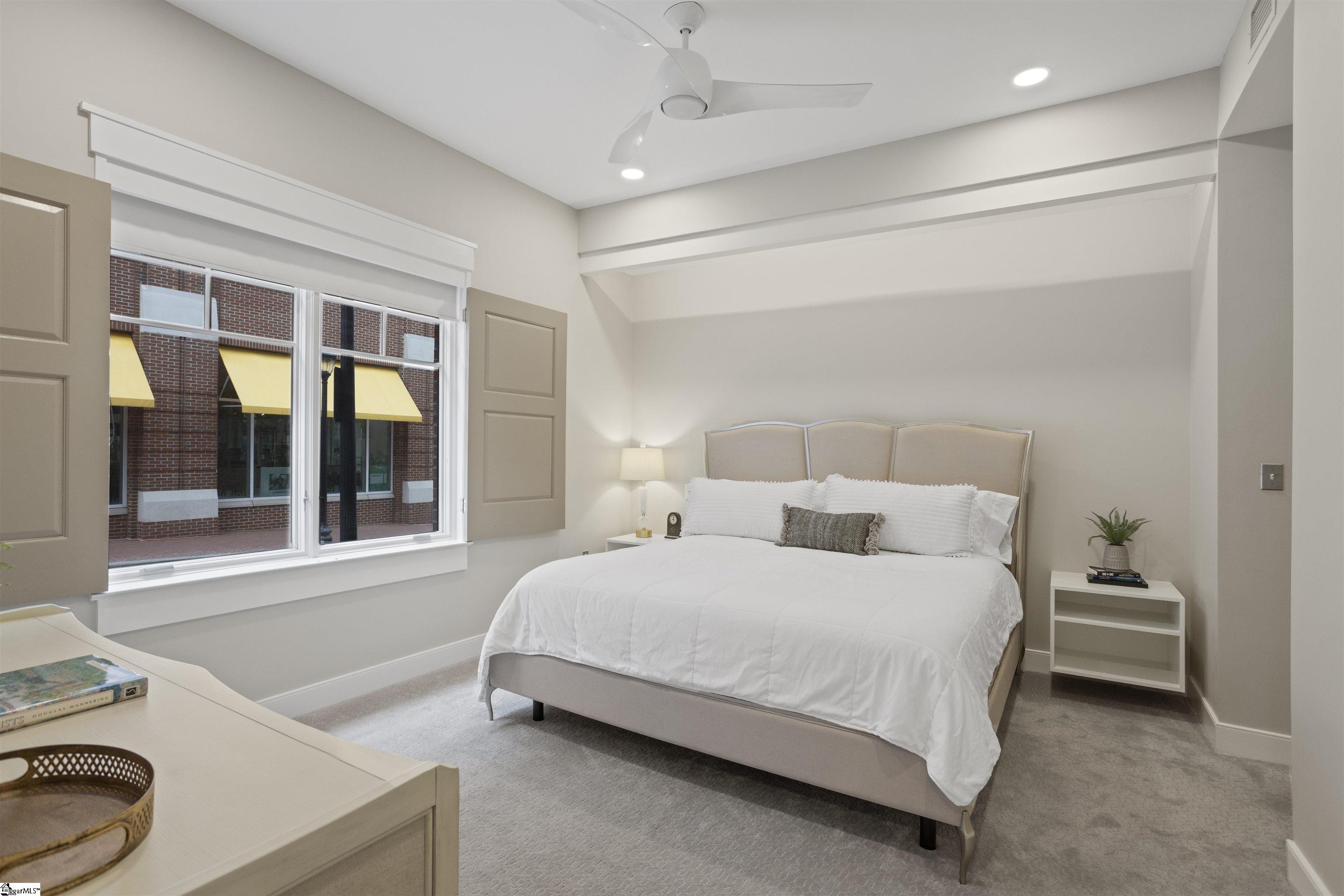 155 Riverplace Property Photo 21